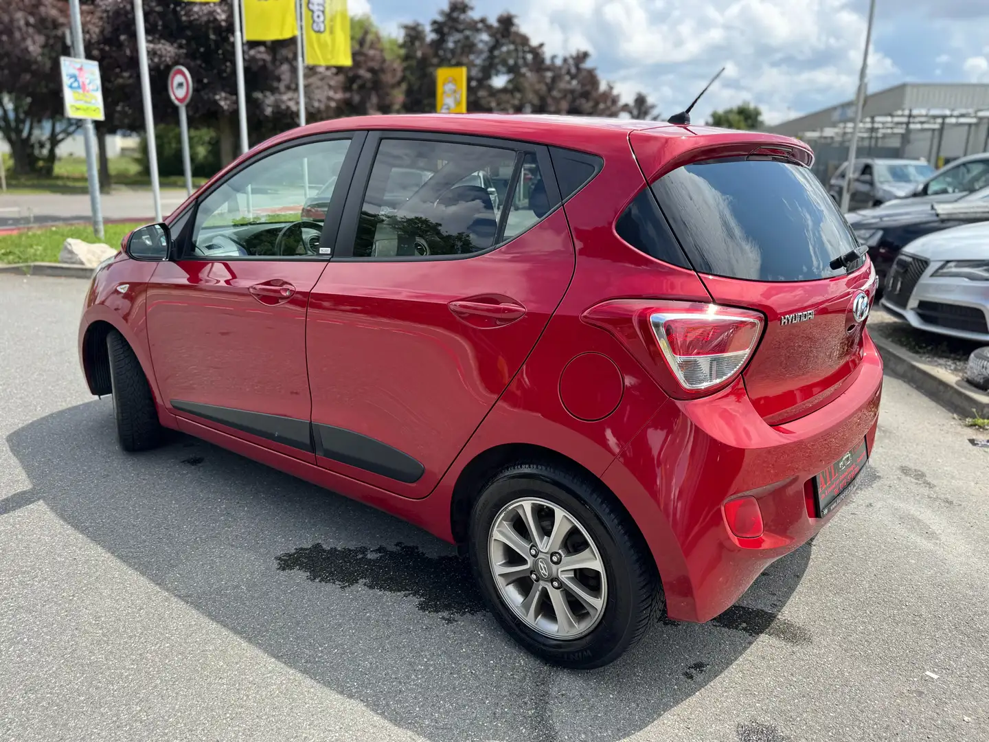 Hyundai i10 Classic Rojo - 2