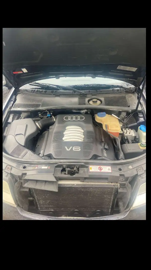Audi A6 2.4 - 1