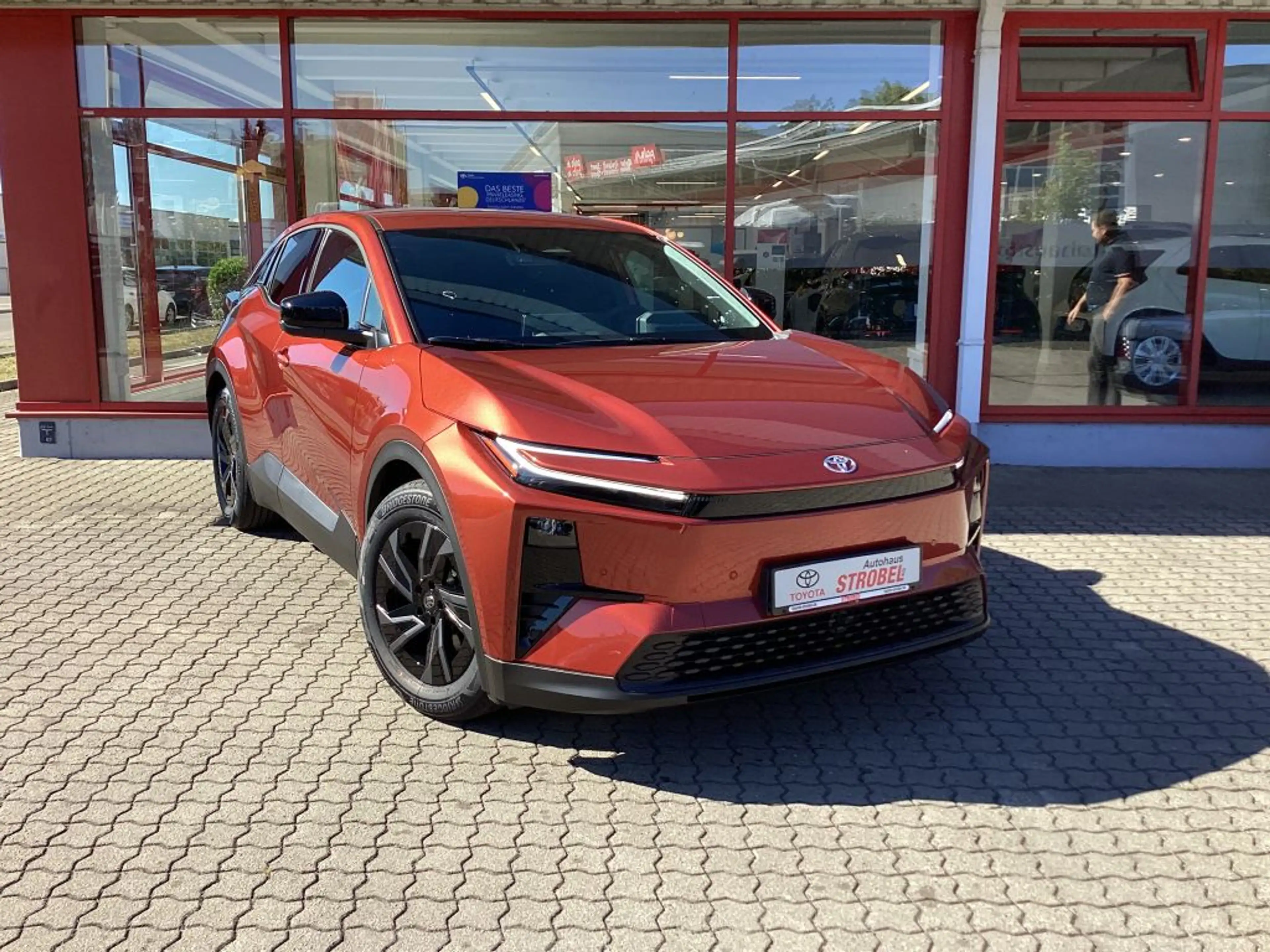 Toyota C-HR C-HR+ 77kWh Teamplayer (NG26) — photo 6