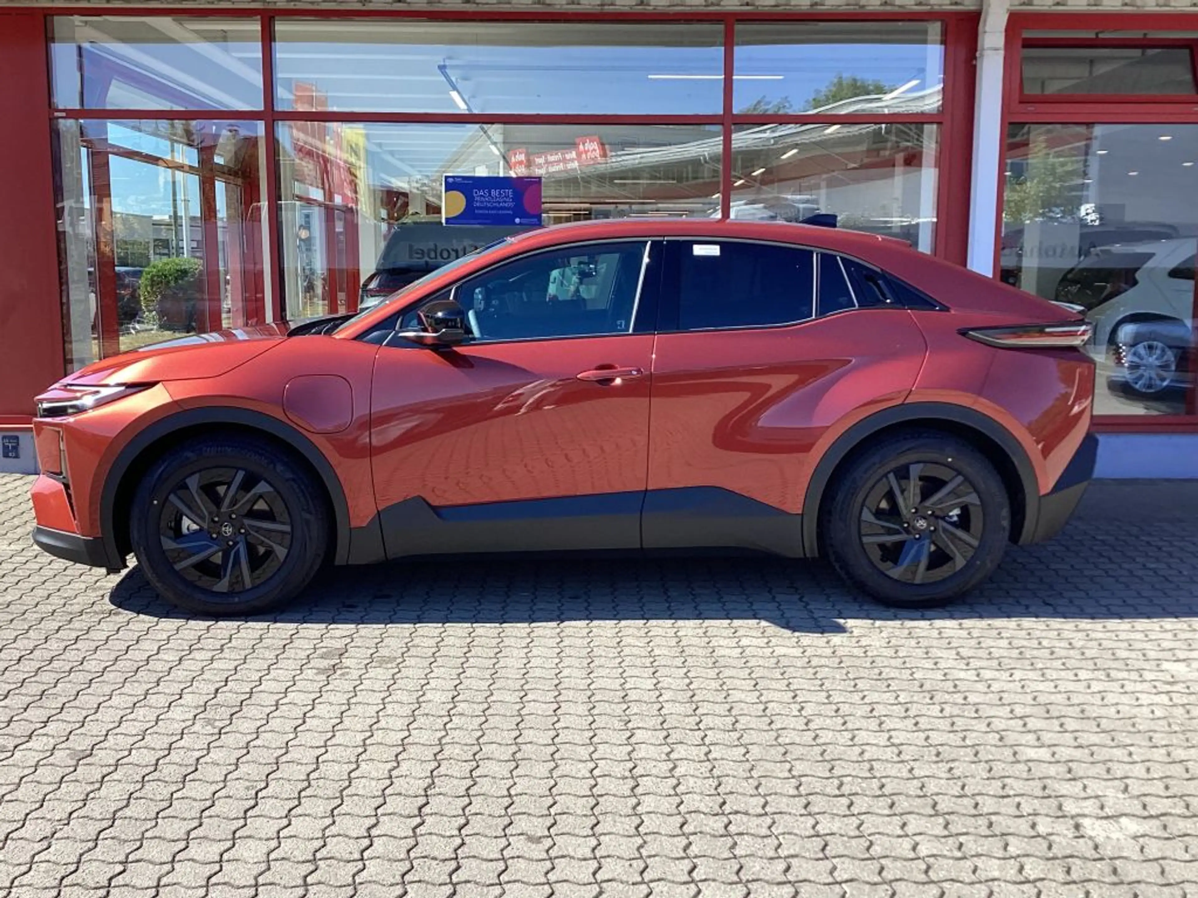 Toyota C-HR C-HR+ 77kWh Teamplayer (NG26) — photo 2