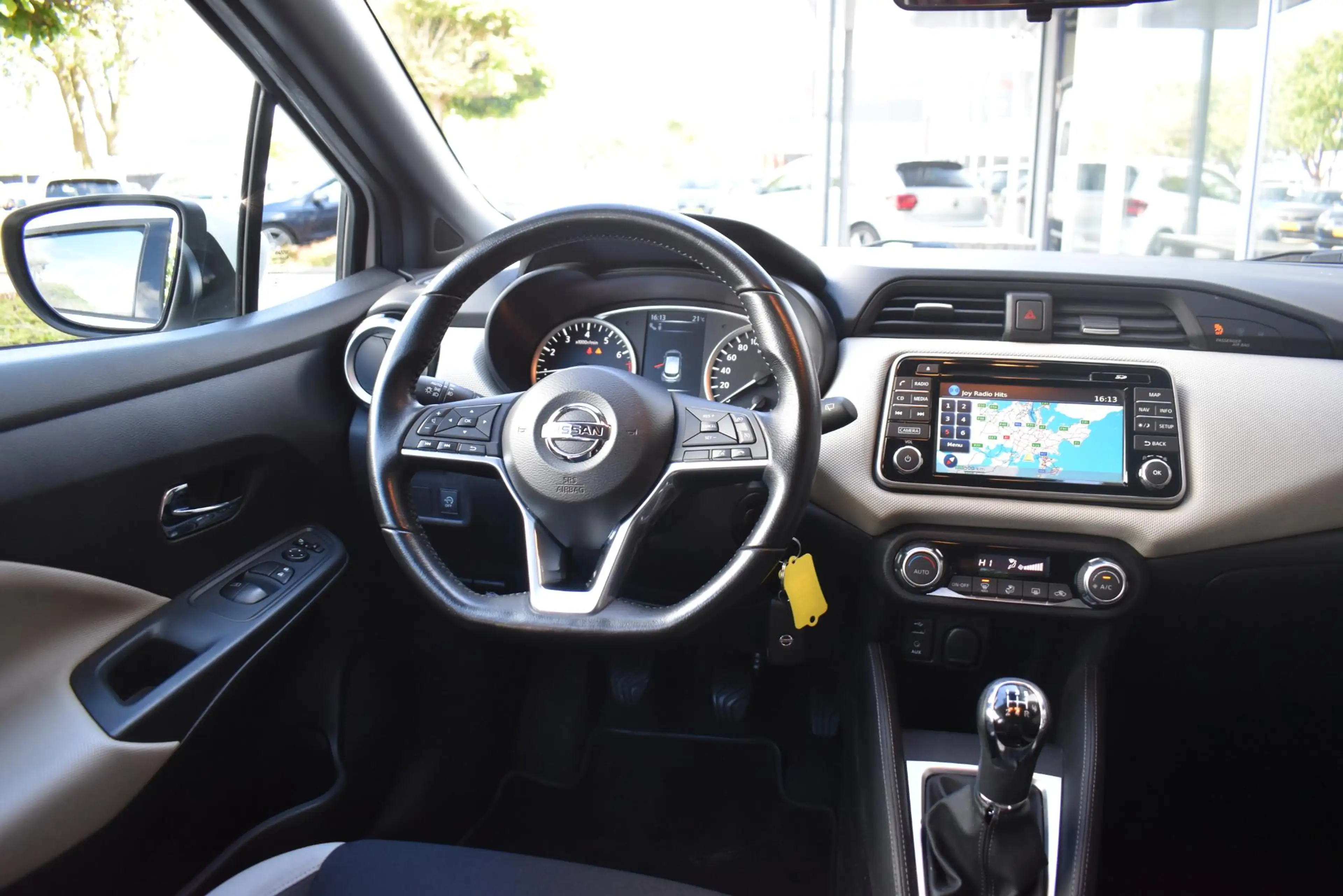 Nissan Micra 0.9 IG-T N-Connecta — photo 12
