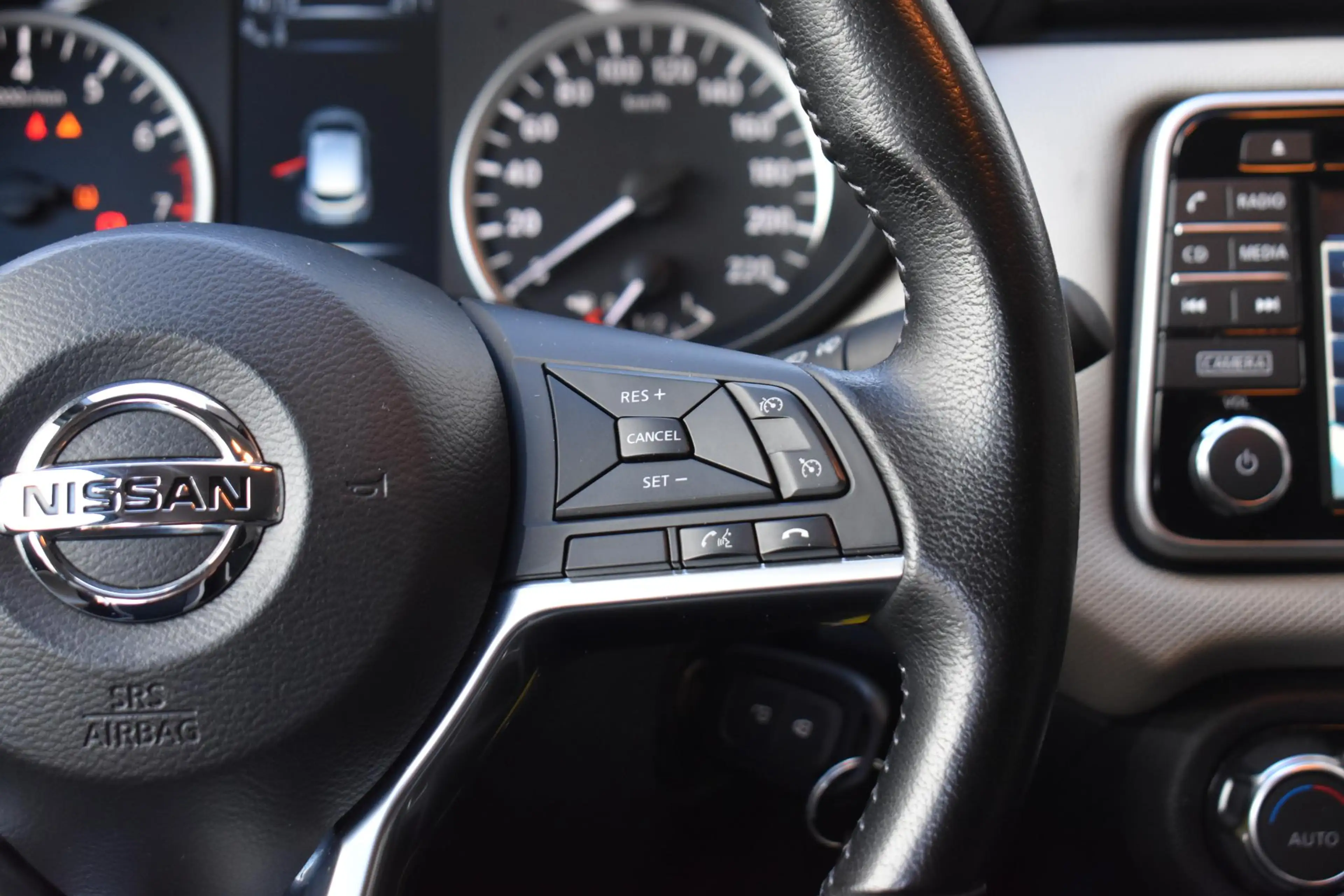 Nissan Micra 0.9 IG-T N-Connecta — photo 14