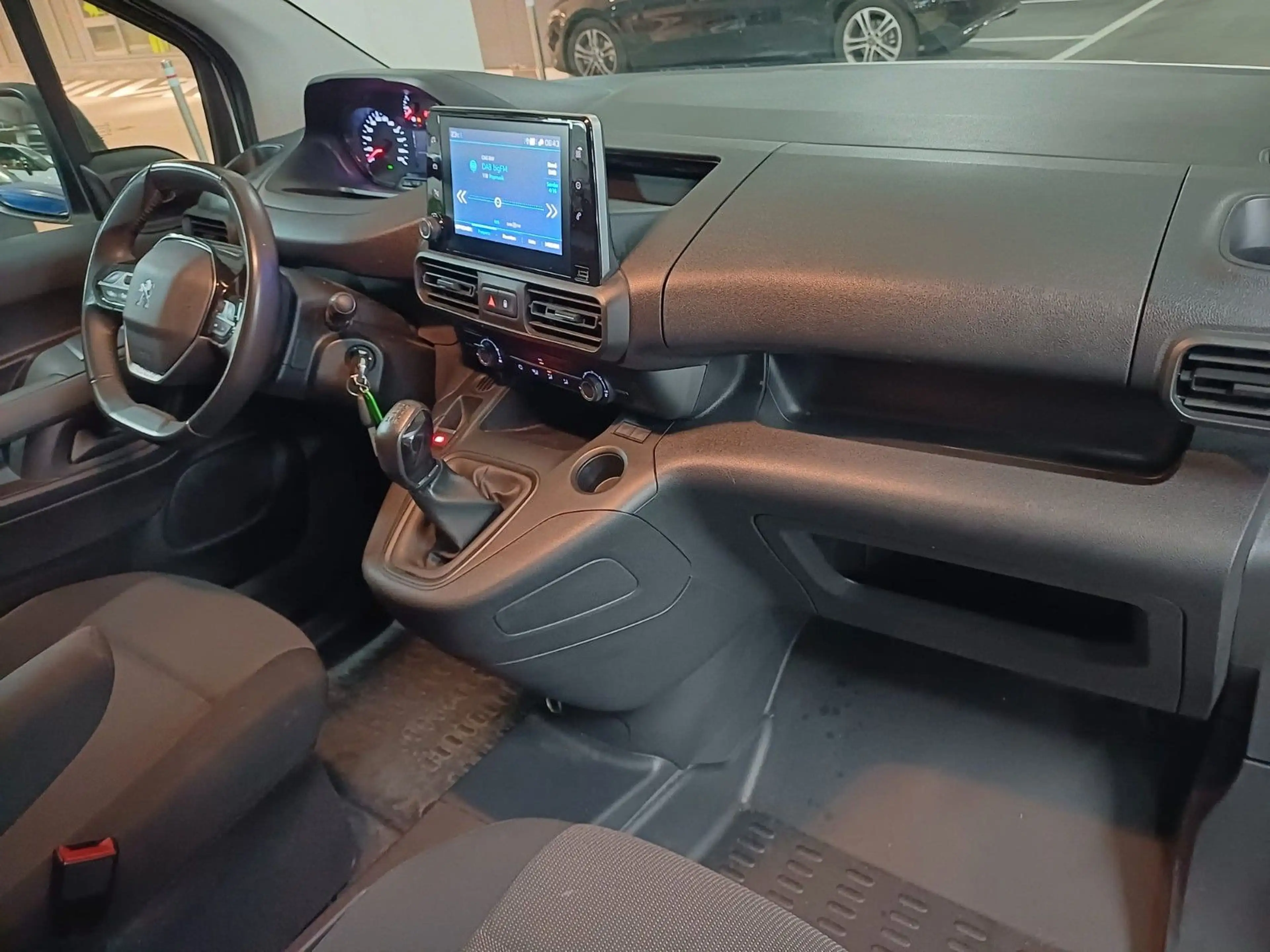 Peugeot Partner Premium L2 — photo 9