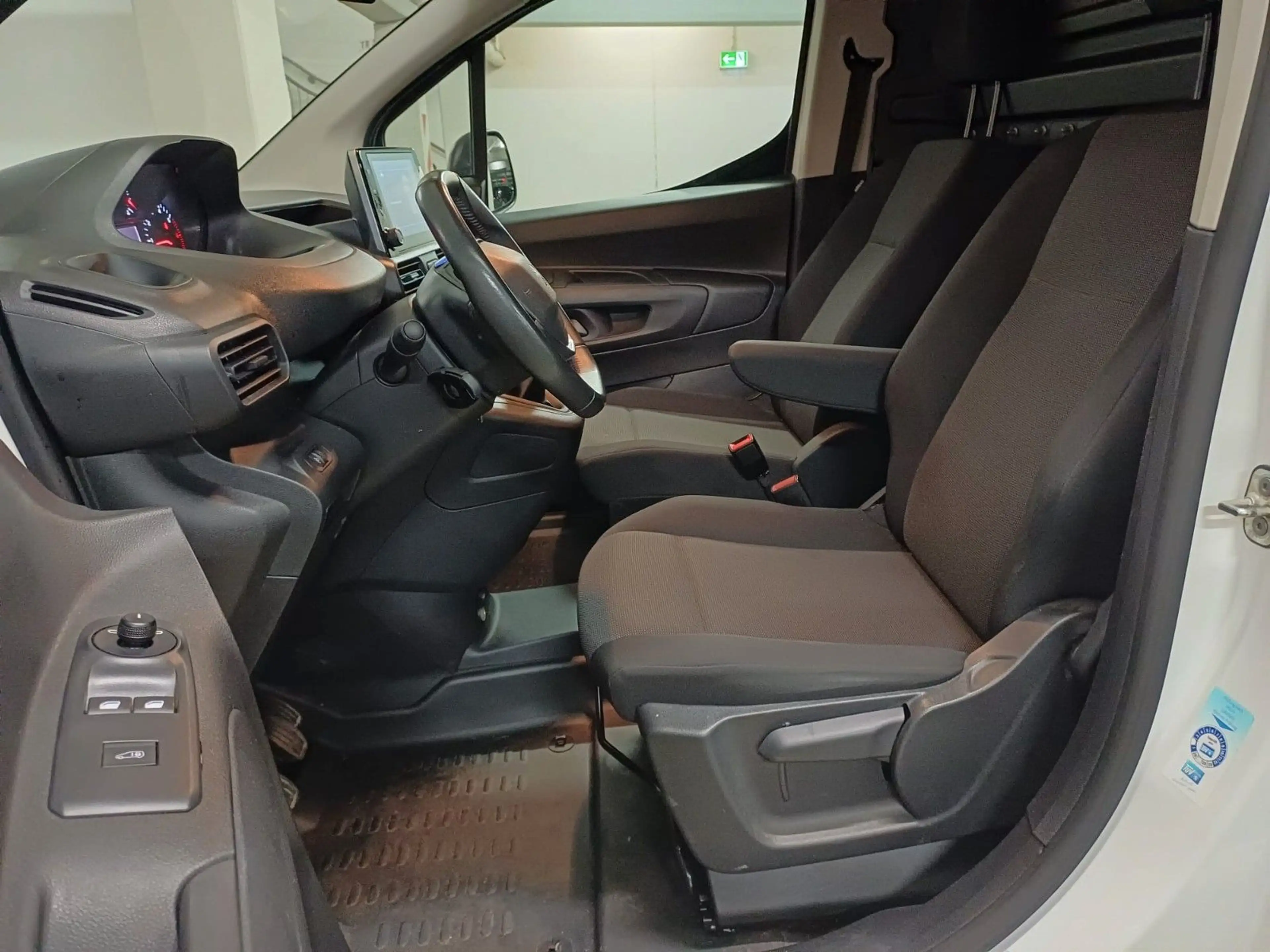 Peugeot Partner Premium L2 — photo 7