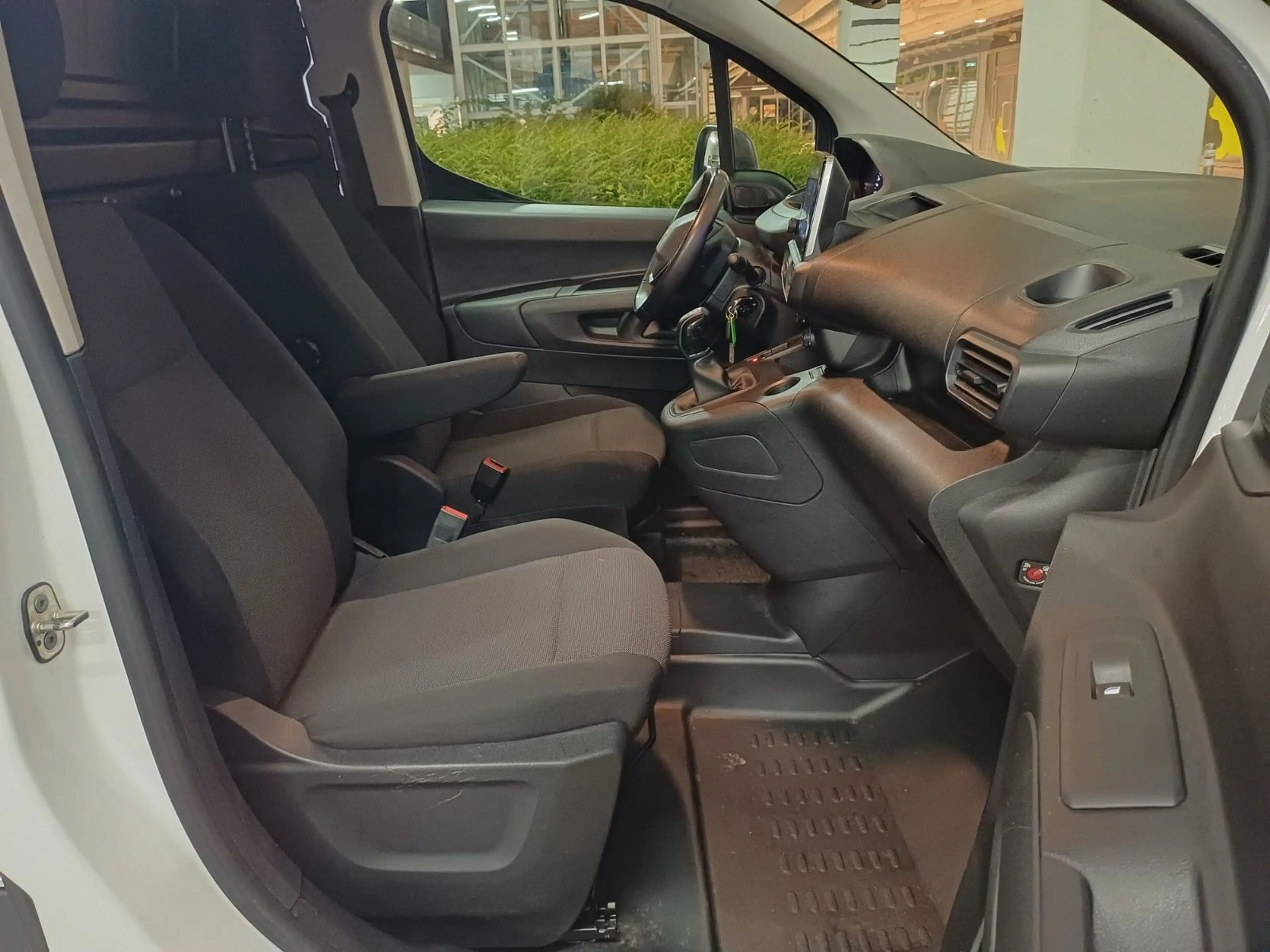 Peugeot Partner Premium L2 — photo 10