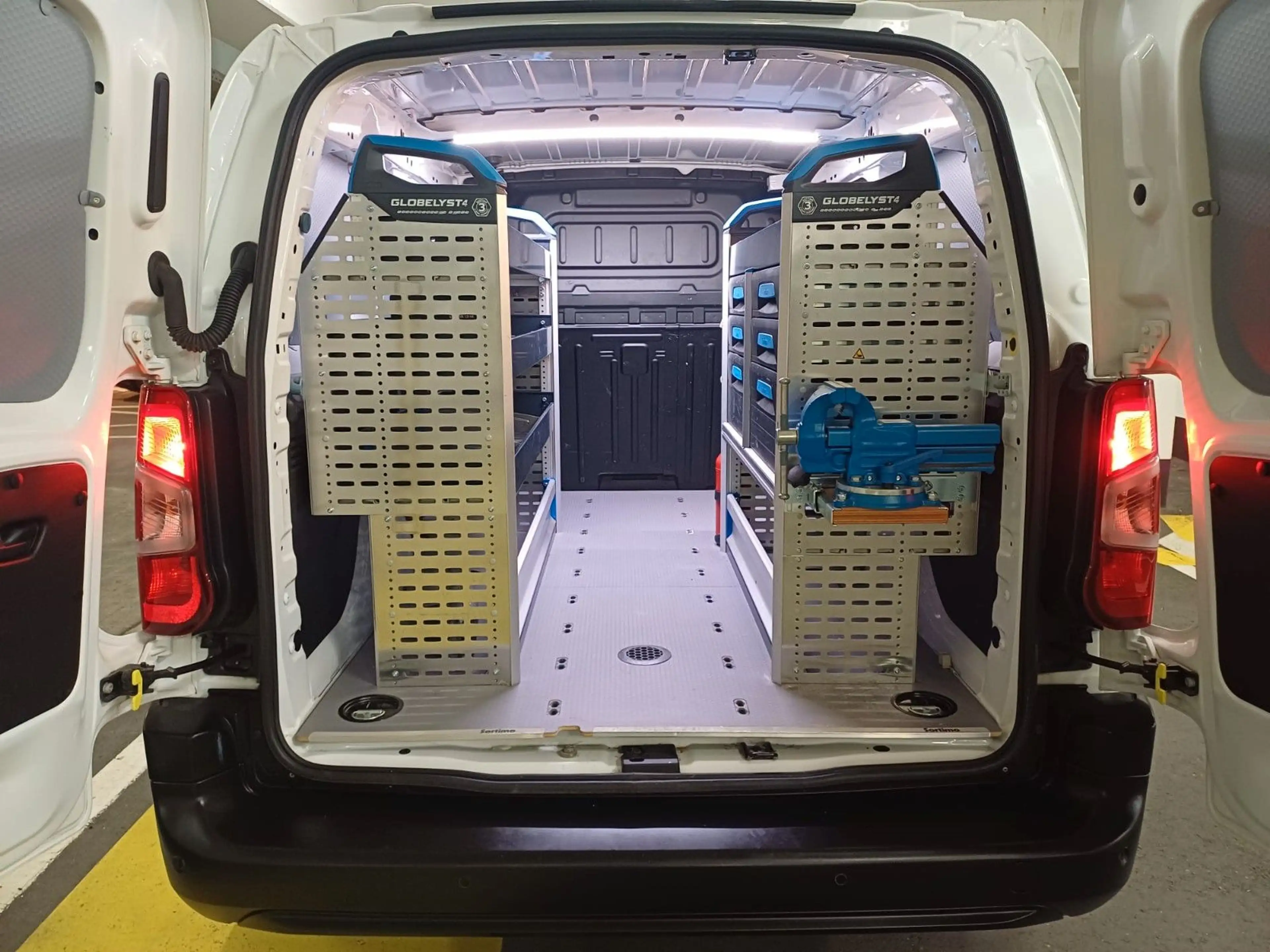 Peugeot Partner Premium L2 — photo 15