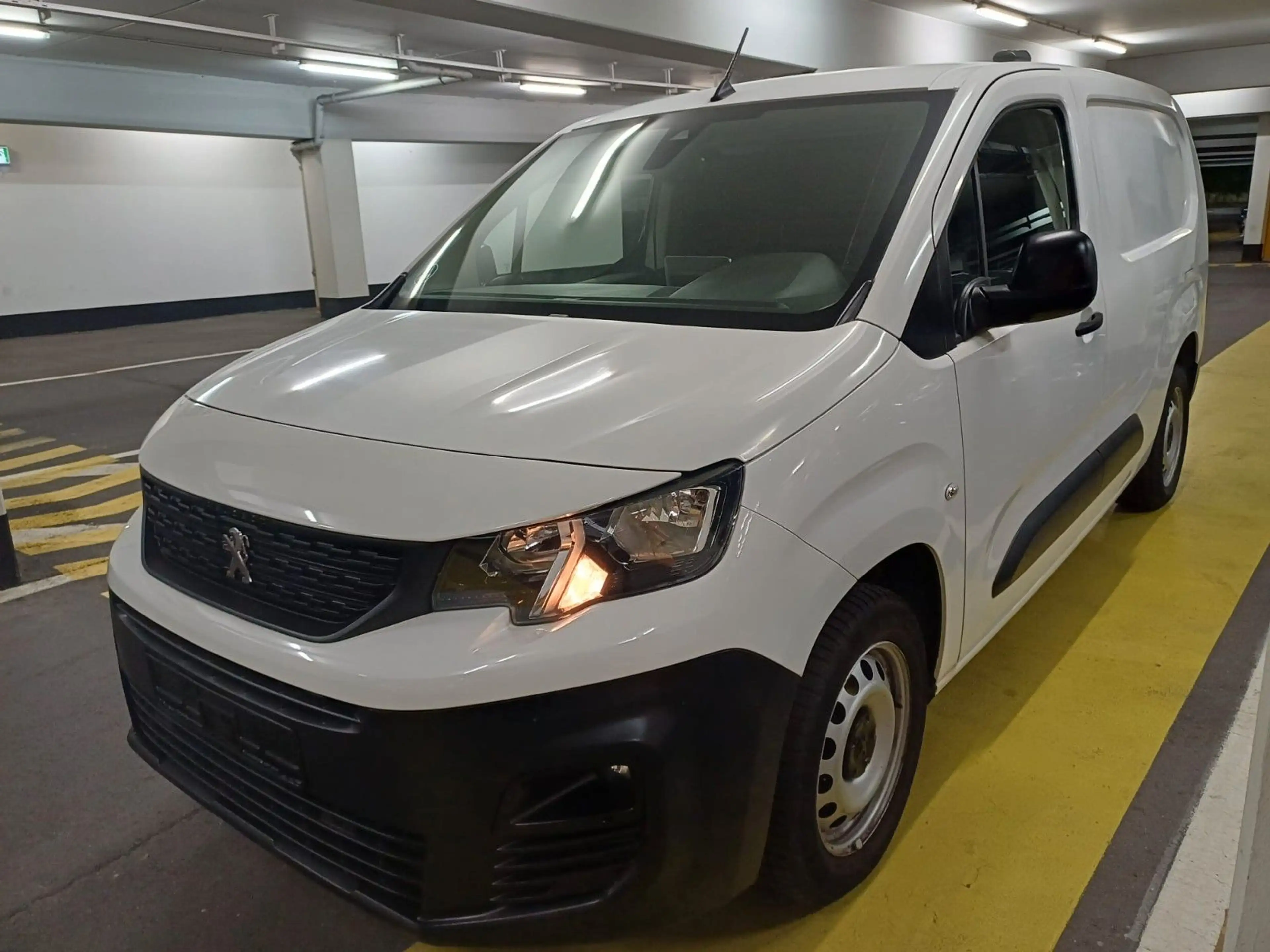 Peugeot Partner Premium L2 — photo 3