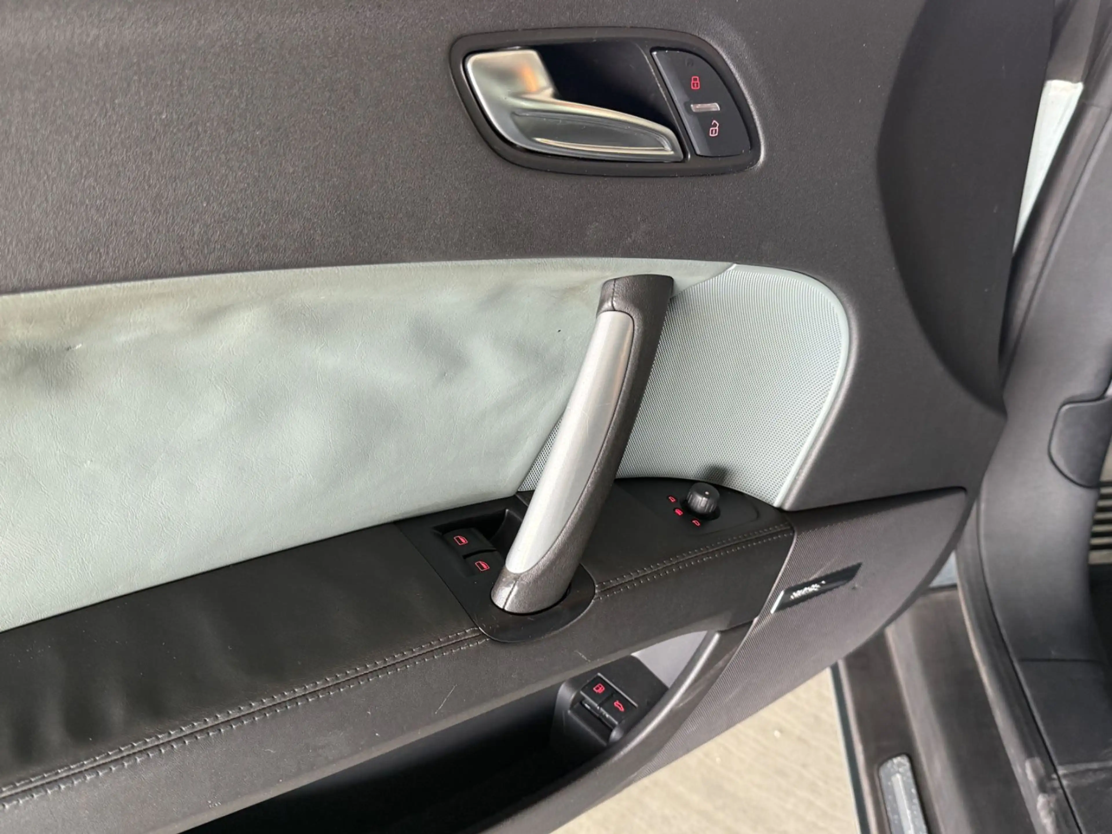 Audi TT Coupe 3.2 quattro AUT NAVI TEMP SH — photo 14