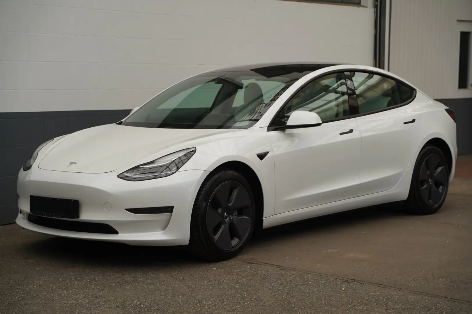 Tesla Model 3 Standard Range + *innen weiß*AHK* Wit - 1