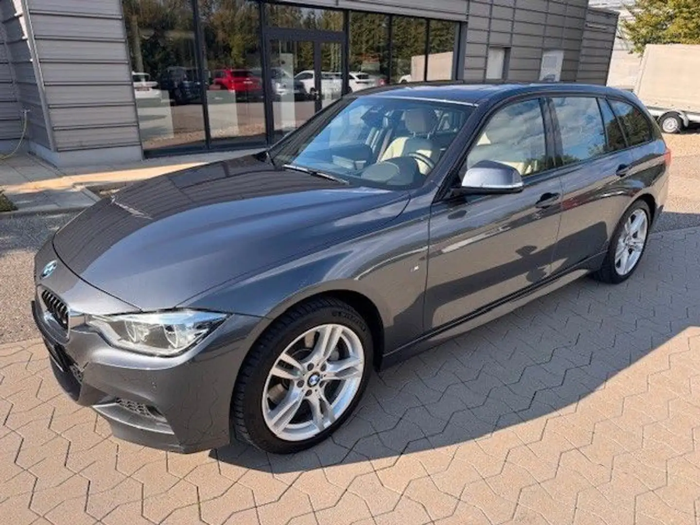 BMW 340 i xDrive M Sport Touring LED Panorama 1.Hand Grau - 1