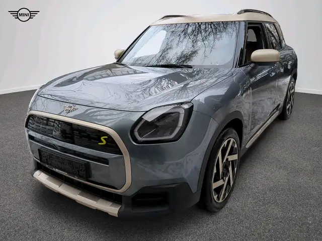 MINI Countryman SE All4 Favoured Trim