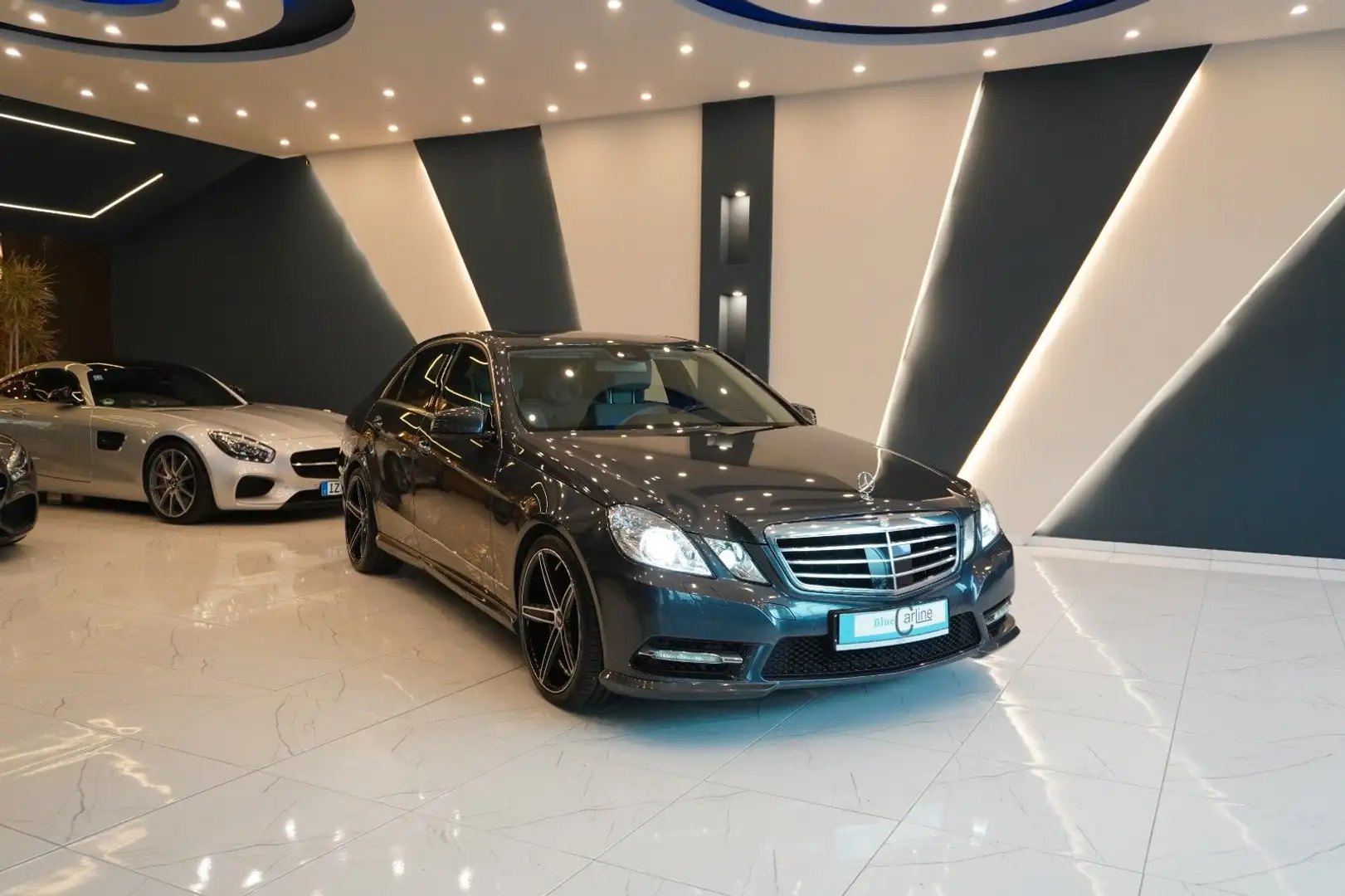 Mercedes-Benz E 300 BlueTec Hybrid*AMG*Standhzg*Memory*GSD*DIS Grau - 2
