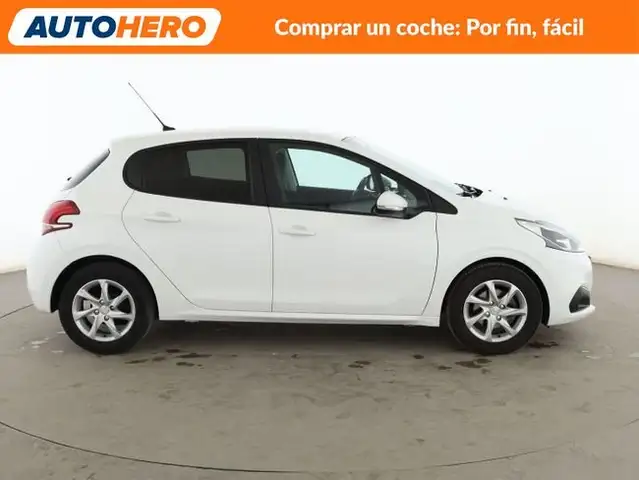 Peugeot 208 view 7