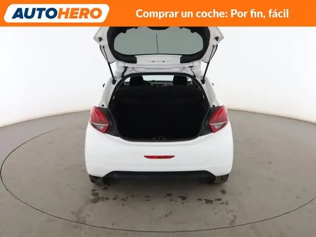 Peugeot 208 view 17