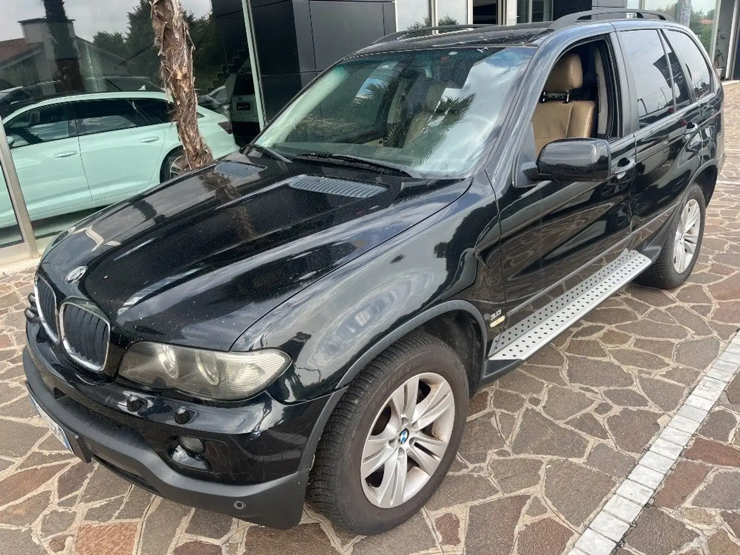 BMW X5 3.0d Attiva 218cv 6m. Nero - 1