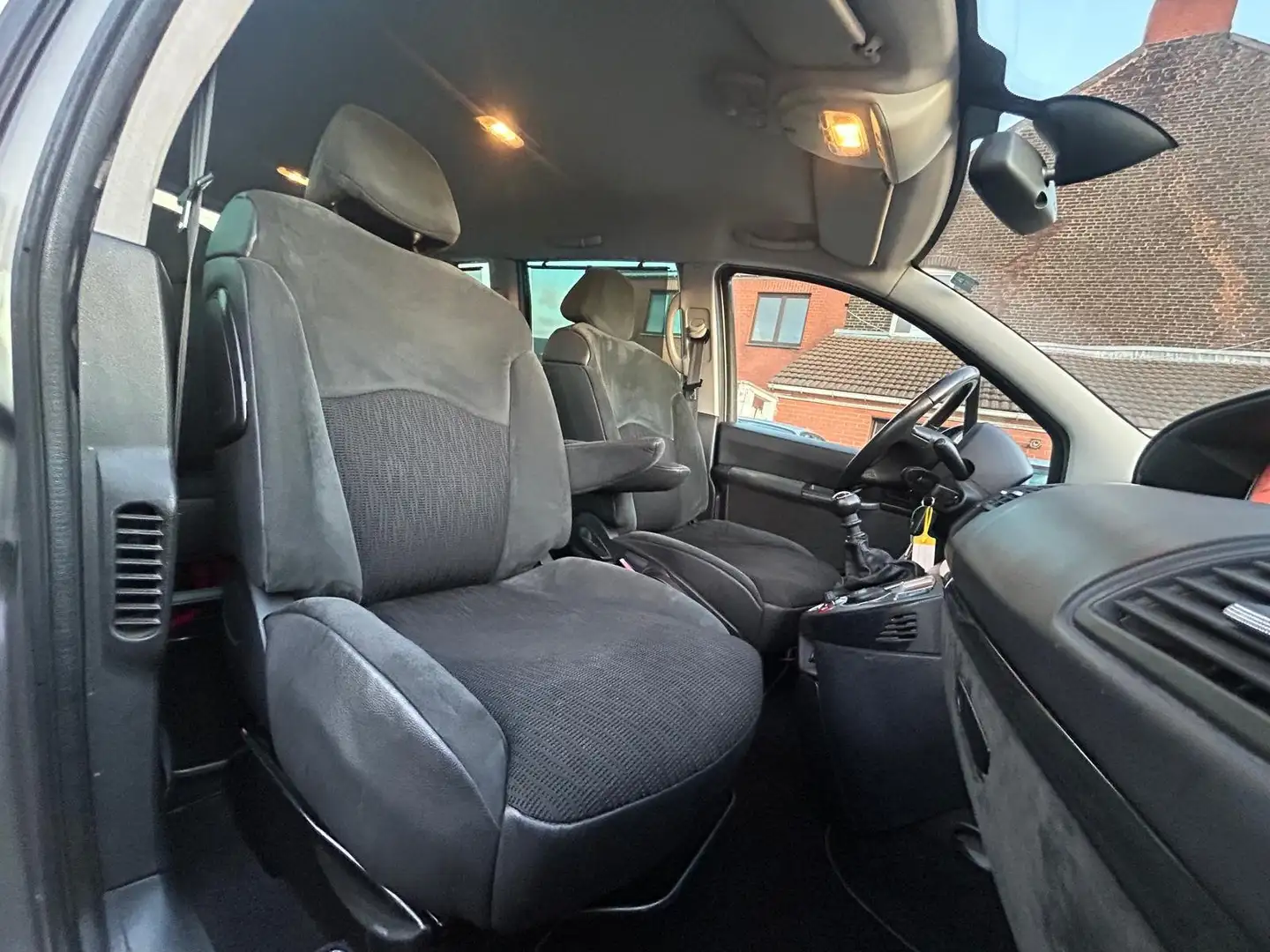 Citroen C8 2.0 HDi 7pl 1er Propriétaire Porte automatique Grau - 2