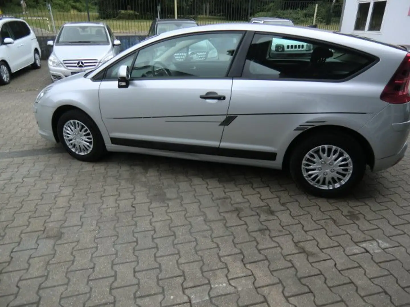 Citroen C4 Coupe 1.4 16V Advance Stříbrná - 2