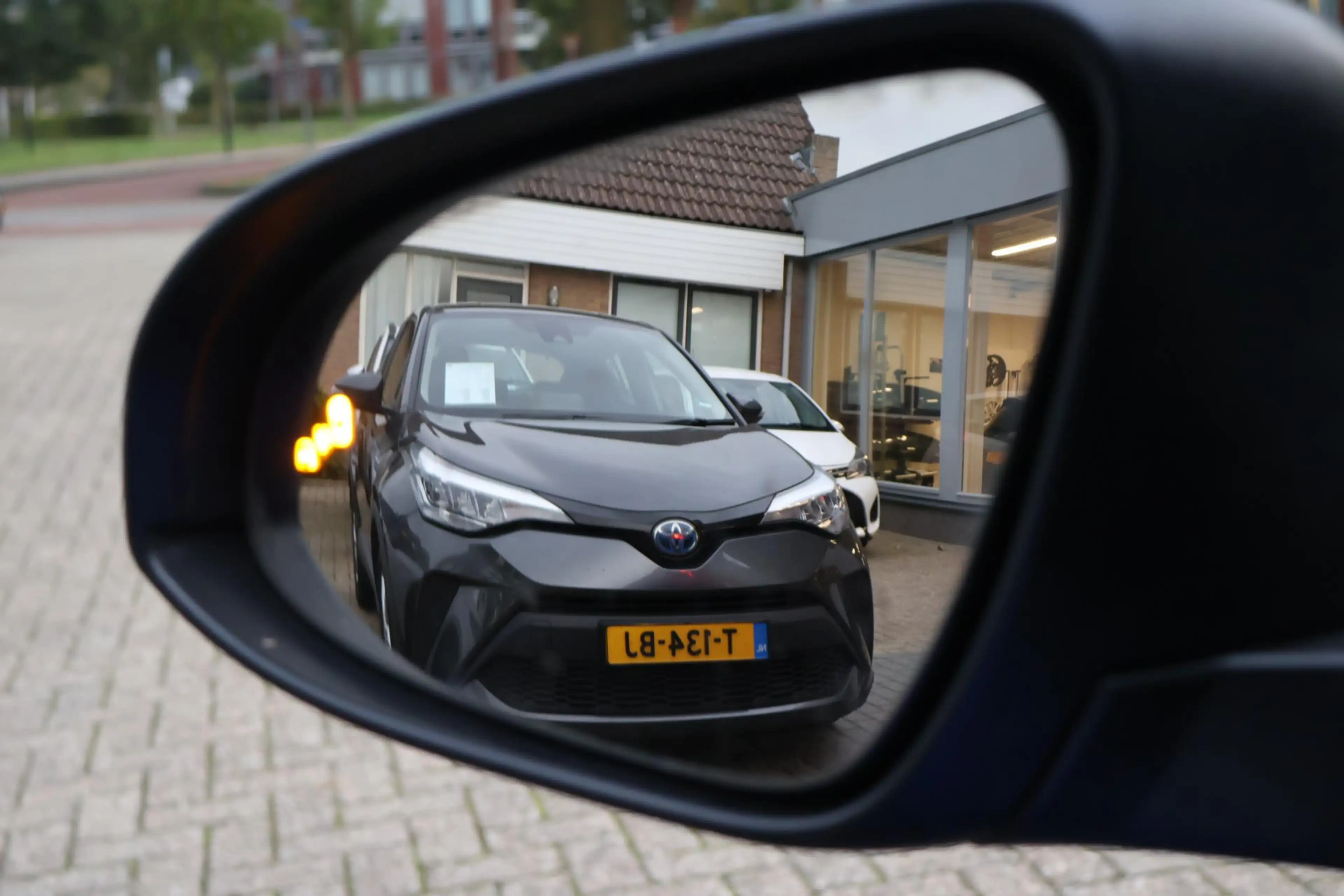 Toyota C-HR 2.0 Hybrid Bi-Tone LED STOEL&STUURVERW DOEDEHOEK D — photo 33