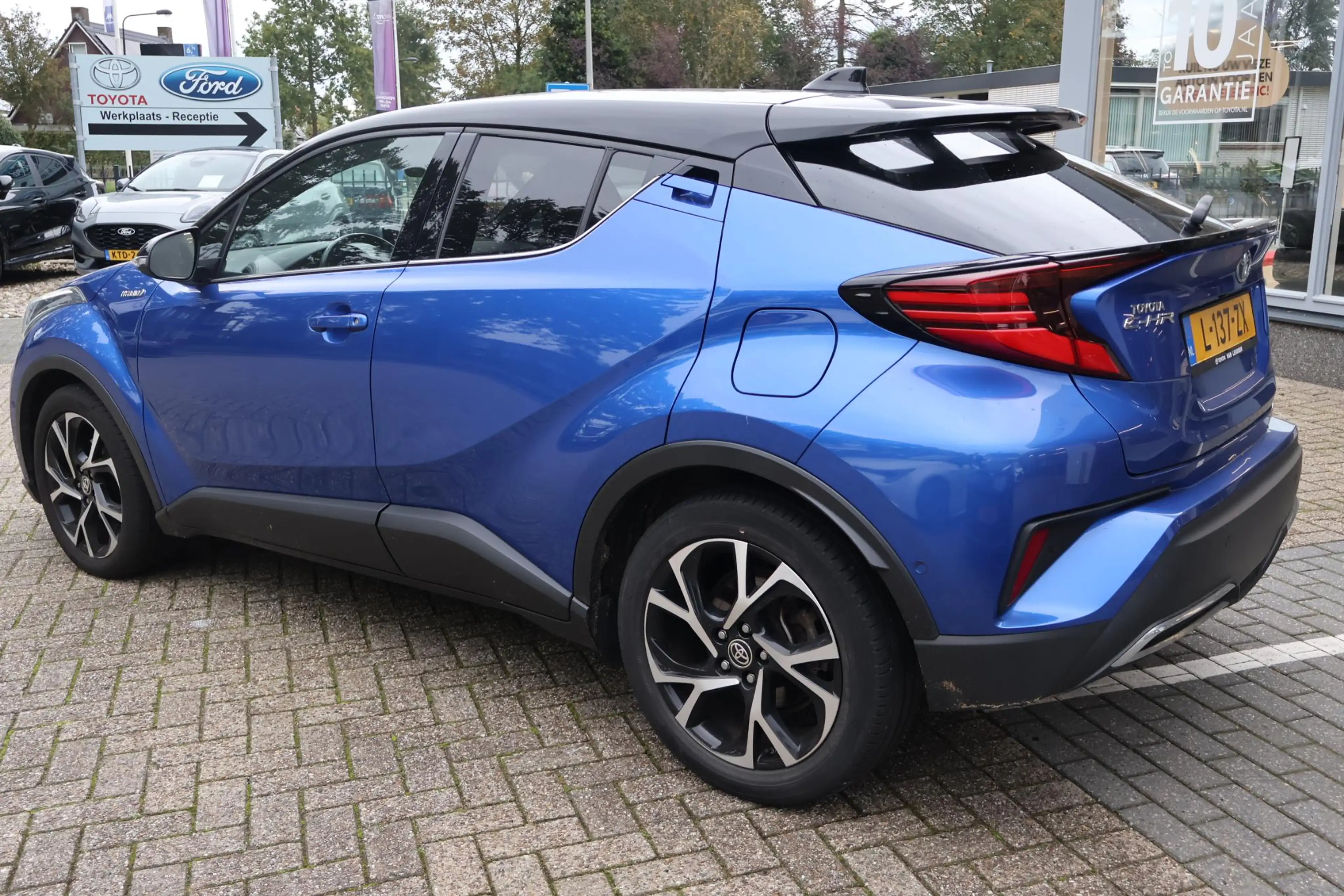 Toyota C-HR 2.0 Hybrid Bi-Tone LED STOEL&STUURVERW DOEDEHOEK D — photo 4