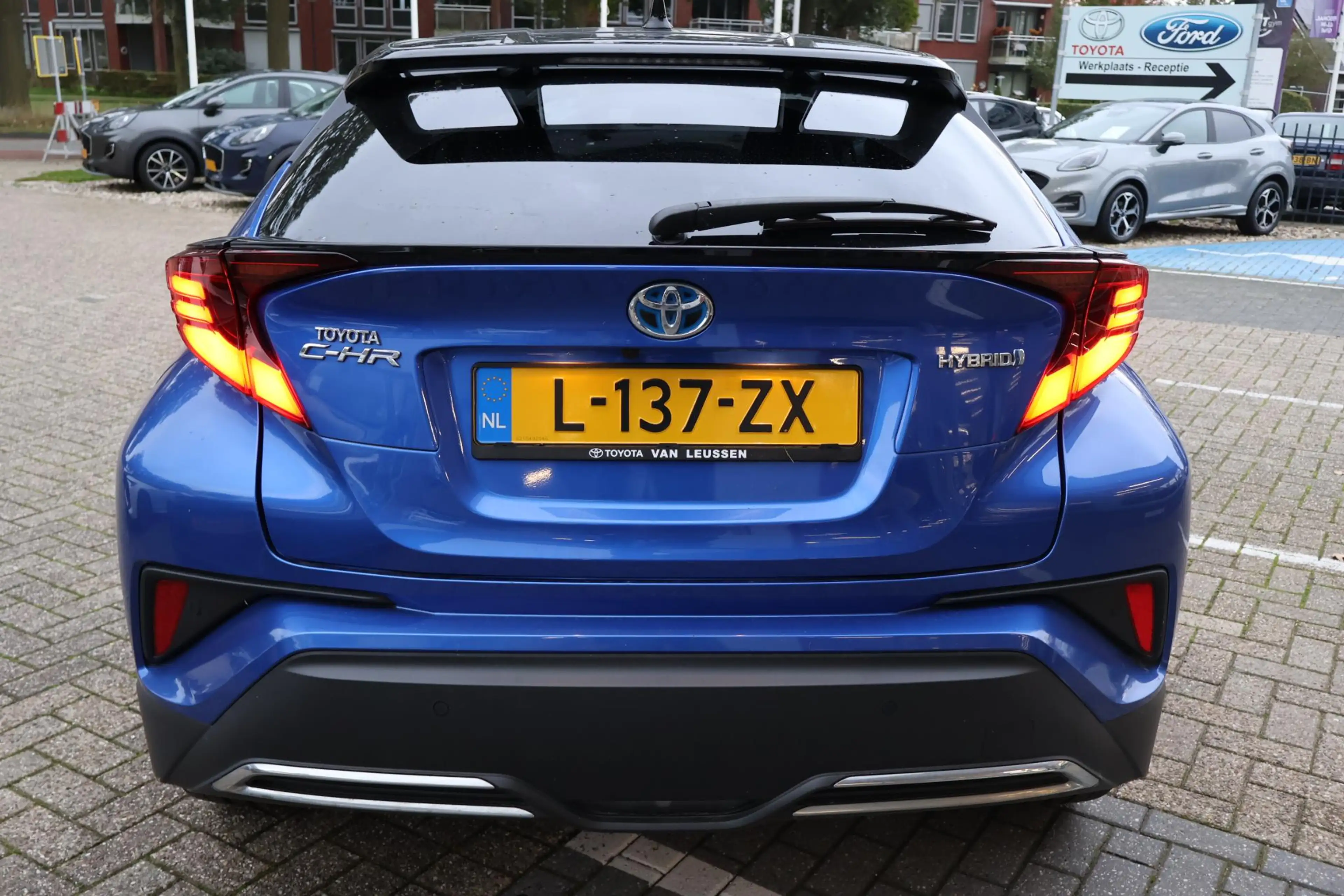 Toyota C-HR 2.0 Hybrid Bi-Tone LED STOEL&STUURVERW DOEDEHOEK D — photo 28