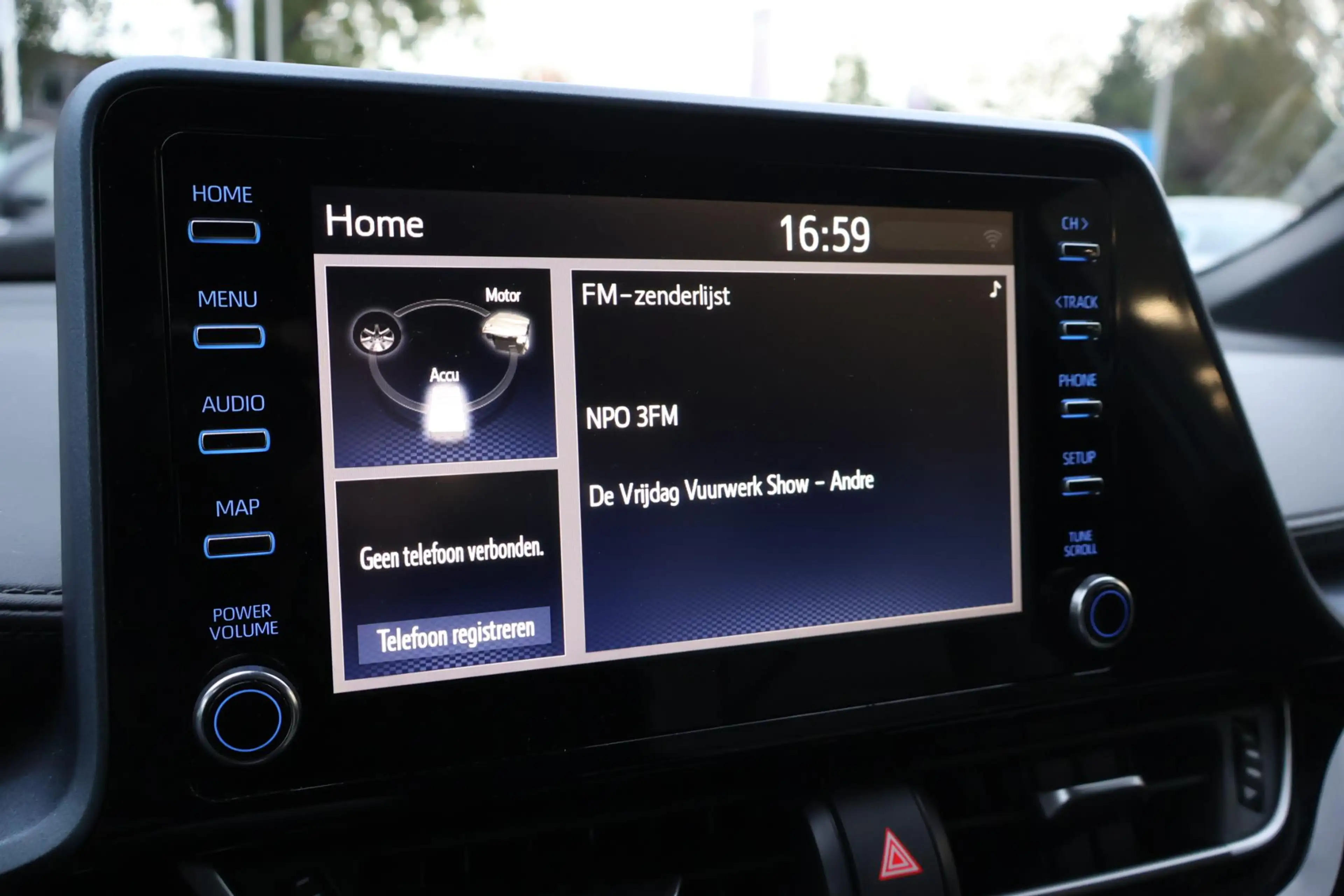Toyota C-HR 2.0 Hybrid Bi-Tone LED STOEL&STUURVERW DOEDEHOEK D — photo 14