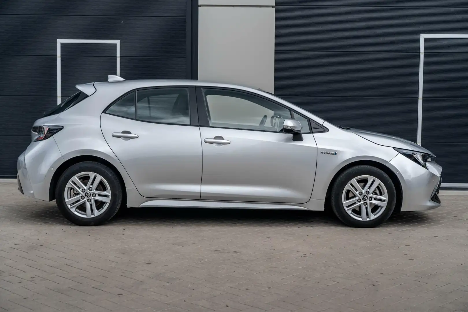 Toyota Corolla 1.8 Hybrid Camera|Stoelverw|Keyless|Virtual Argent - 2