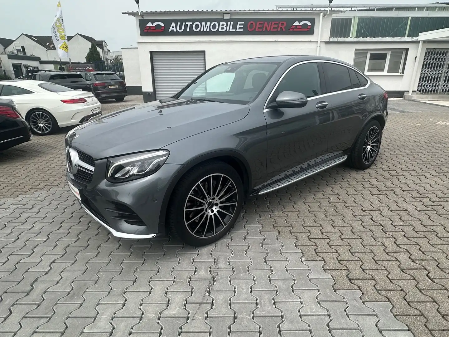 Mercedes-Benz GLC 350 e 4Matic*AMG-LINE*AIRMATIC*DISTRONIC*AHK Gris - 1
