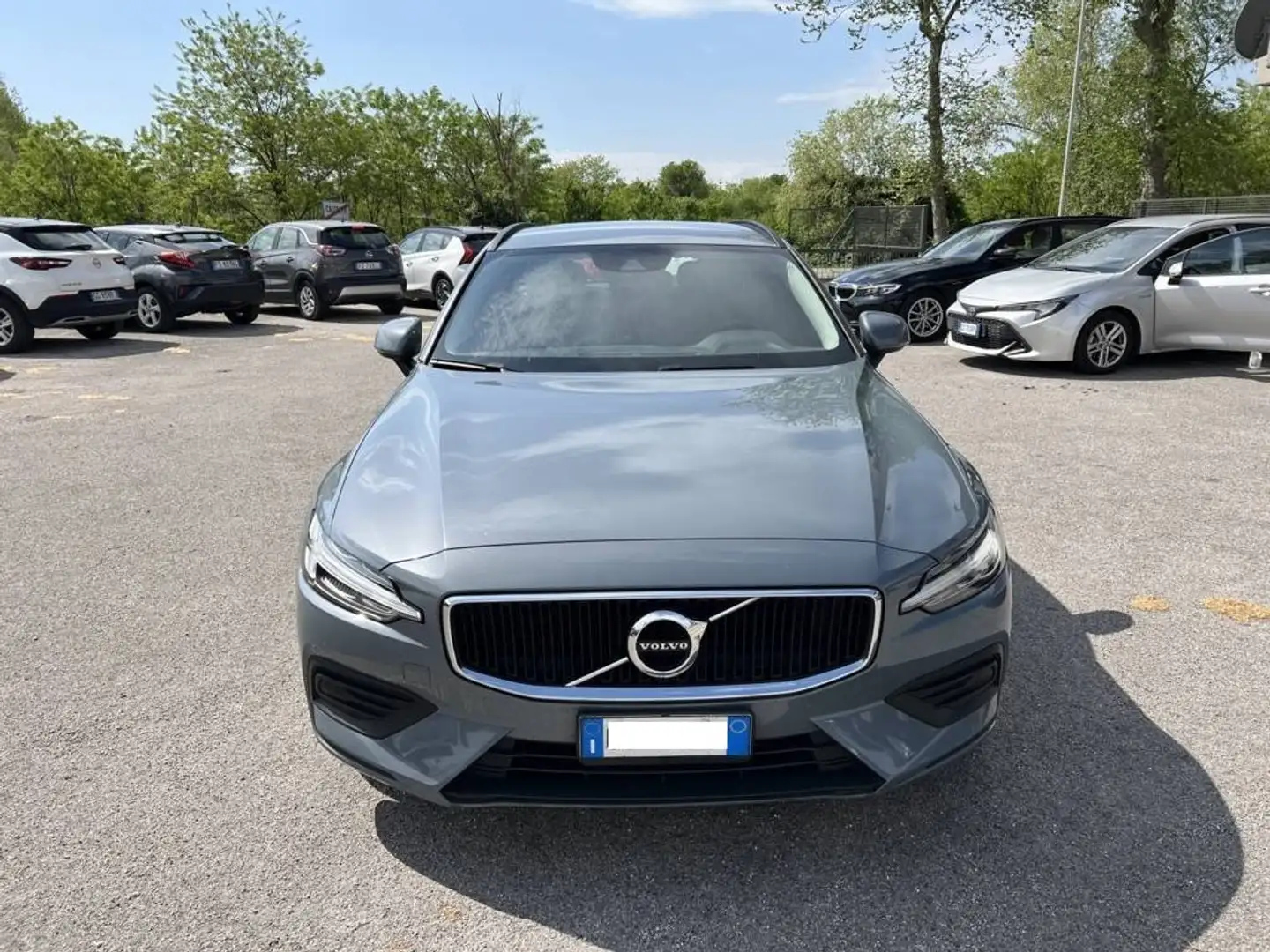 Volvo V60 V60 2.0 b4 Momentum Business auto Grigio - 1