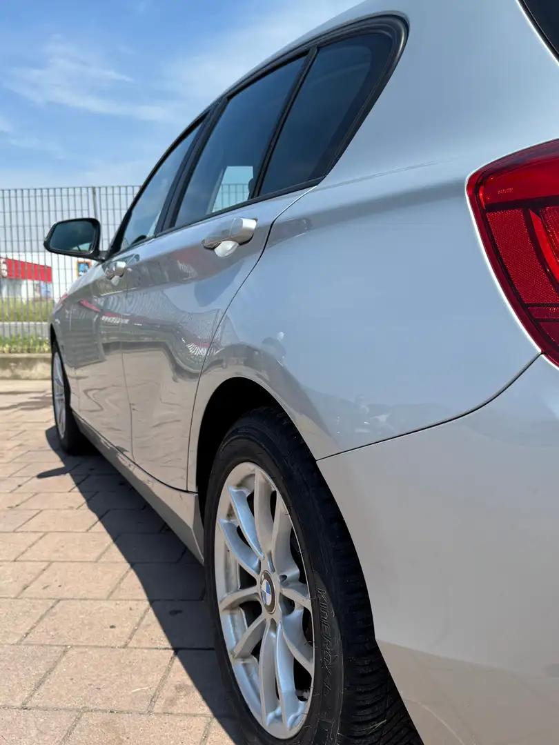 BMW 118 118d f20 siva - 2