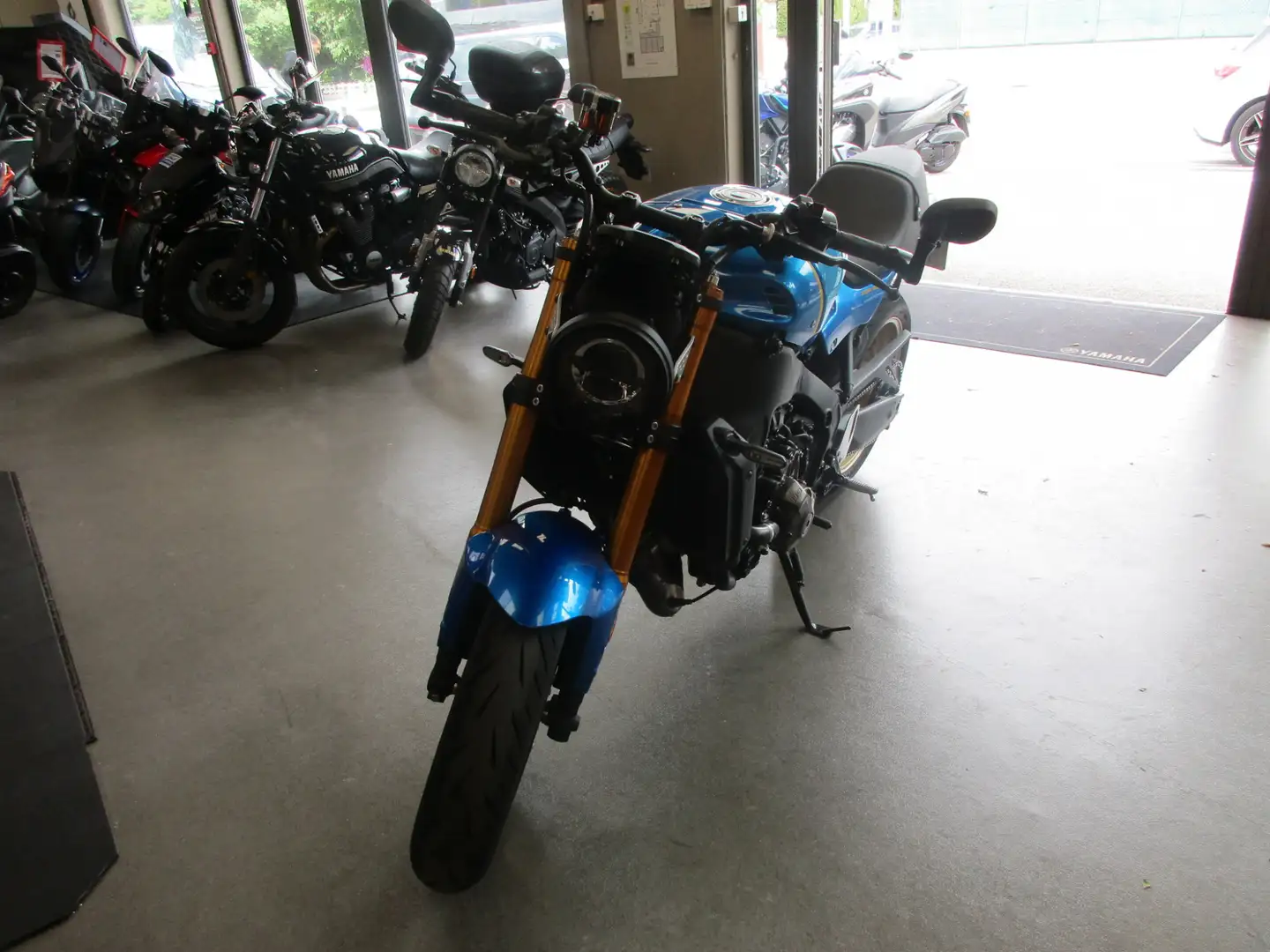 Yamaha XSR 900 Bleu - 2
