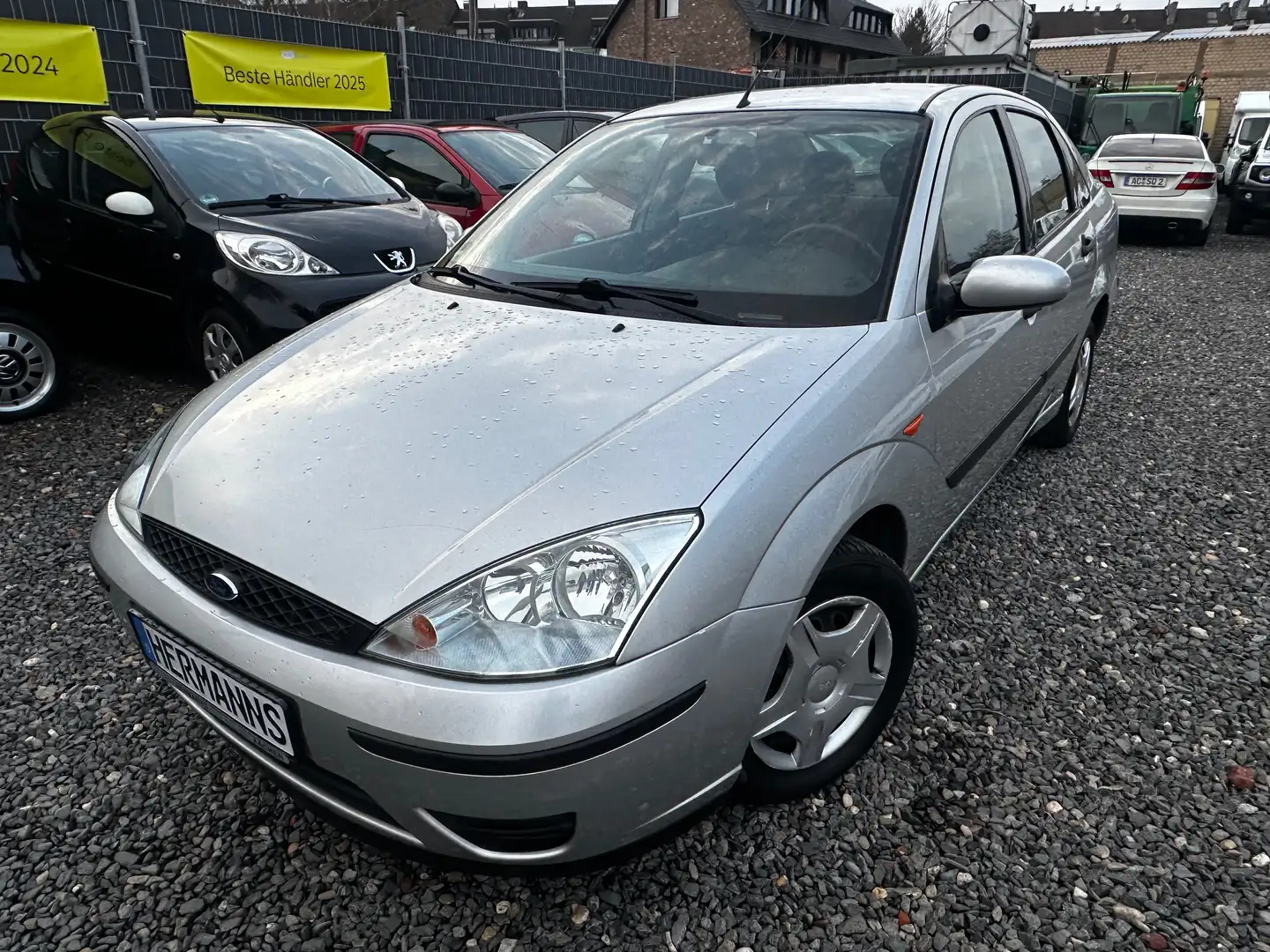 Ford Focus Focus Trend *AUTOMATIK / 2.HAND / *ALLWETTERREIFEN Grau - 1