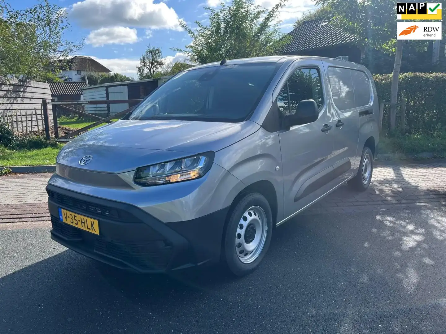 Toyota Proace City Long, 131 PK, 10 jr gar BPM VRIJ , Nieuw Grijs - 1