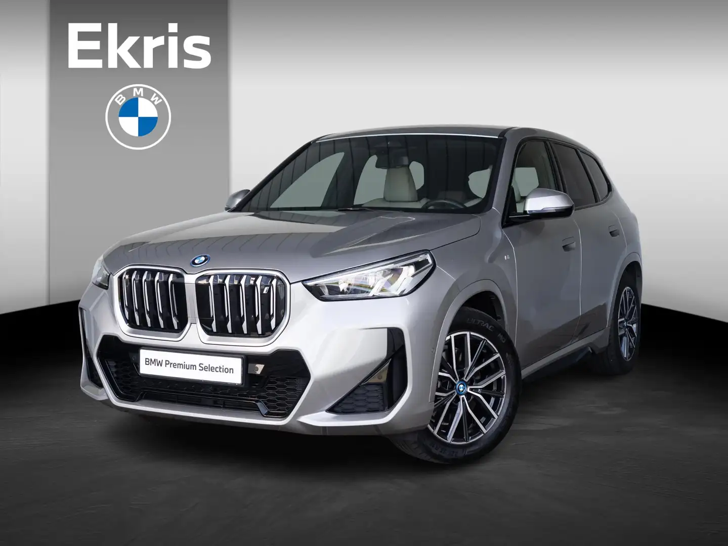 BMW iX1 xDrive30 | M Sportpakket | Verwarmd Stuurwiel | Ac Grijs - 1