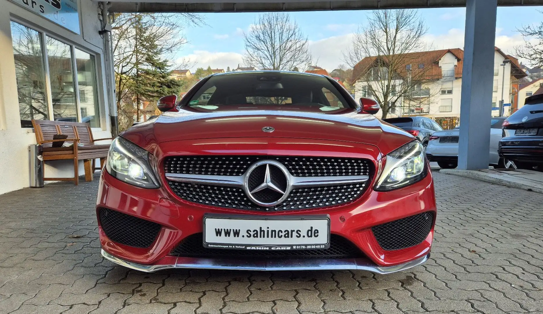 Mercedes-Benz C 250 Coupe AMG 9G-TRONIC LED/NAVI/KAMERA/PANO Červená - 2