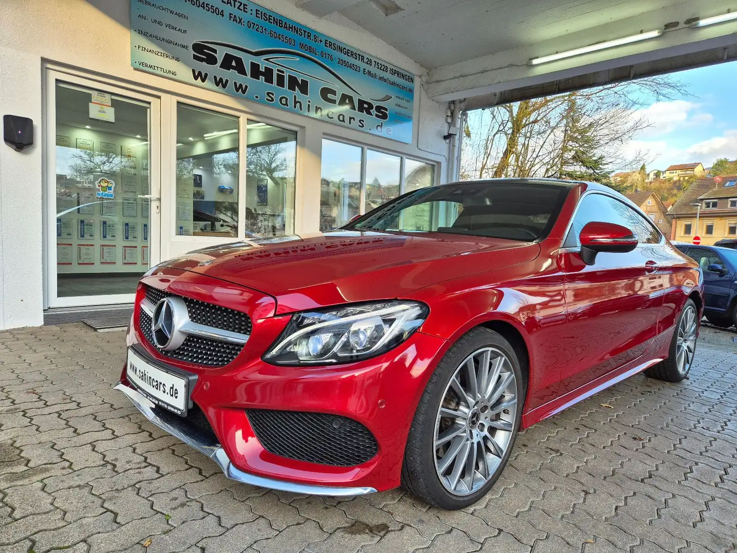 Mercedes-Benz C 250 Coupe AMG 9G-TRONIC LED/NAVI/KAMERA/PANO Červená - 1
