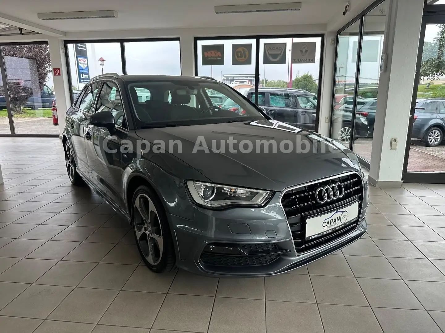 Audi A3 Sportback attraction S-Line/Automatik/1.Hand Grau - 1