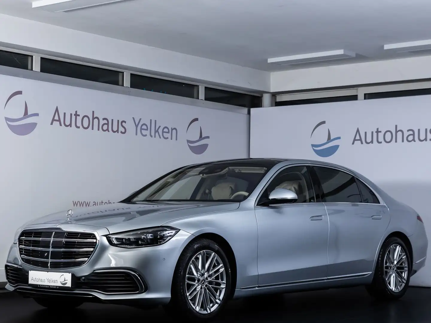 Mercedes-Benz S 580 4Matic L AHK*STD-HZ*PANO*CHAUFFEUR*D-LIGHT Argintiu - 2