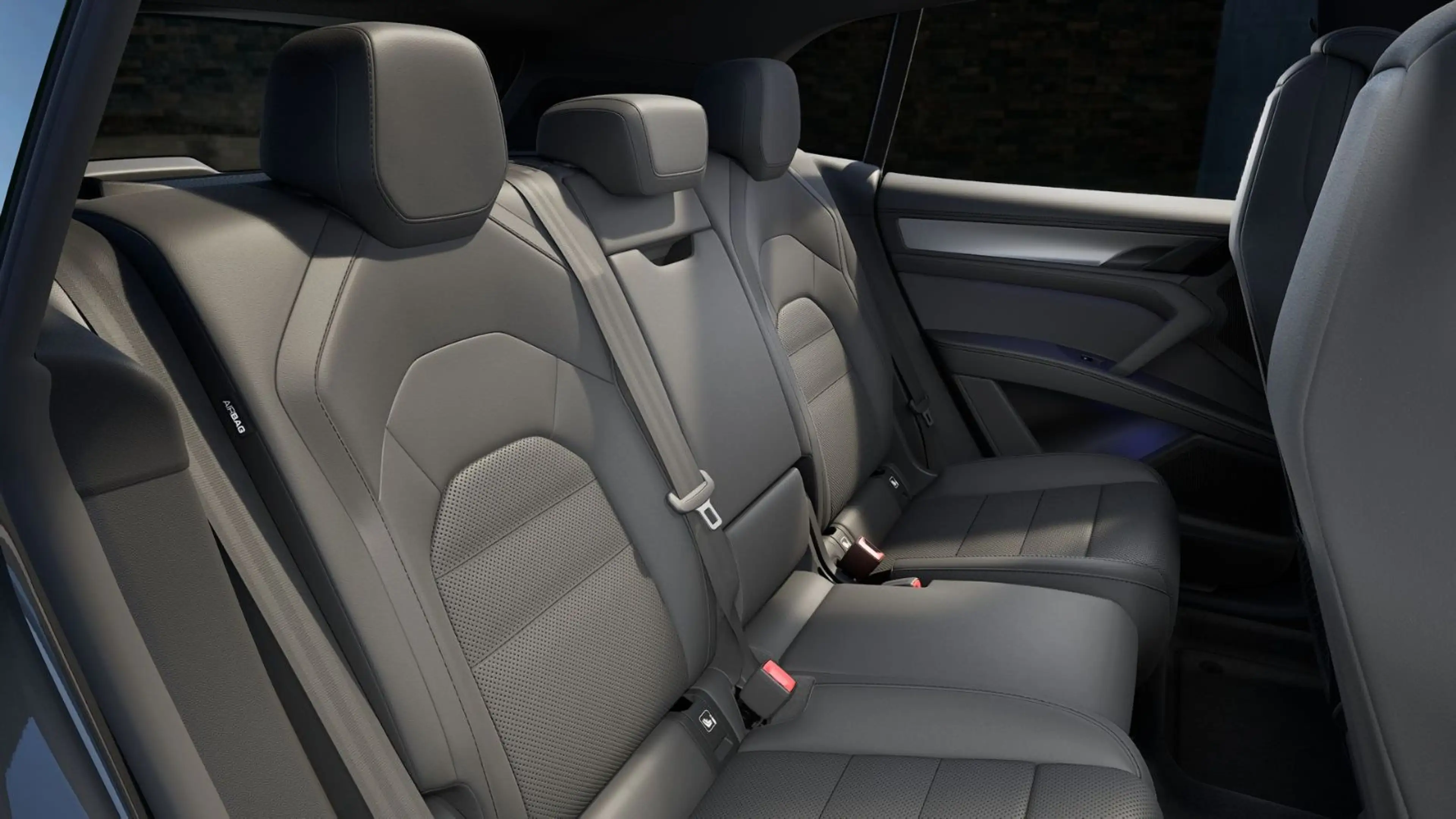 Porsche Cayenne Electric | Hinterachslenkung | HD-Matrix — photo 11