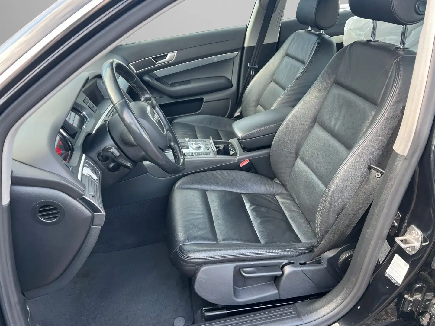 Audi A6 Limo 2.4 Benzin*Automatik*Leder *Top Zustand* Schwarz - 2