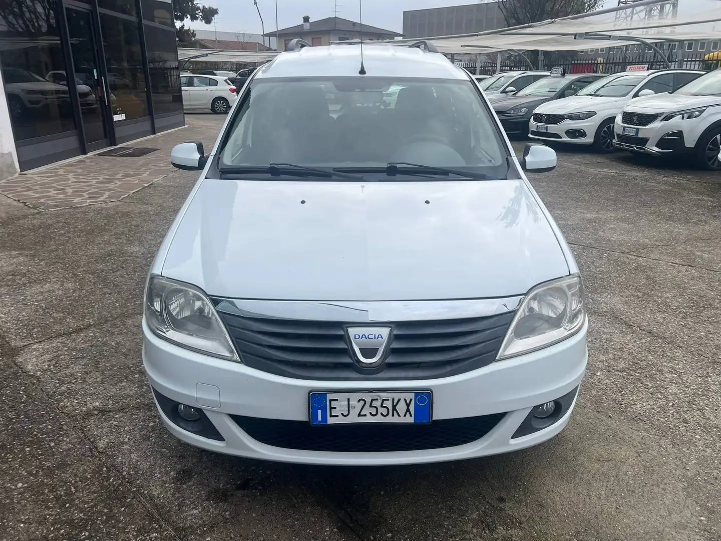 Dacia Logan Logan MCV Van 1.5 dci Laureate 90cv 5p Bílá - 2