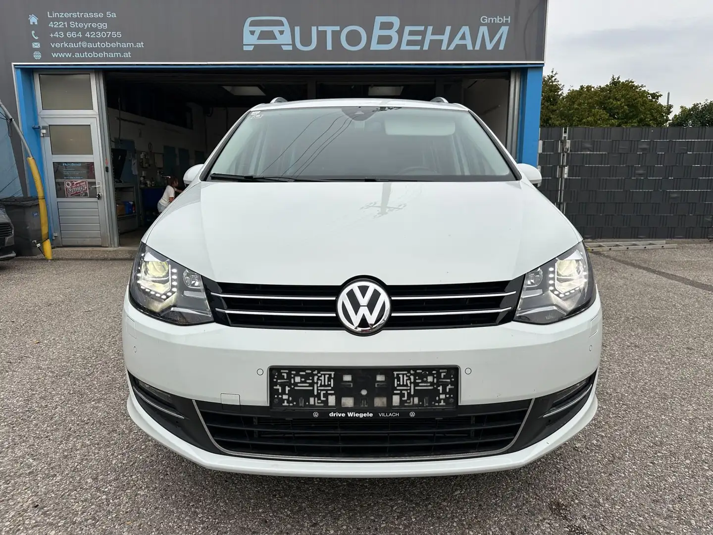 Volkswagen Sharan Business+ 1,4 TSI Teilleder-AHK-ACC Weiß - 2