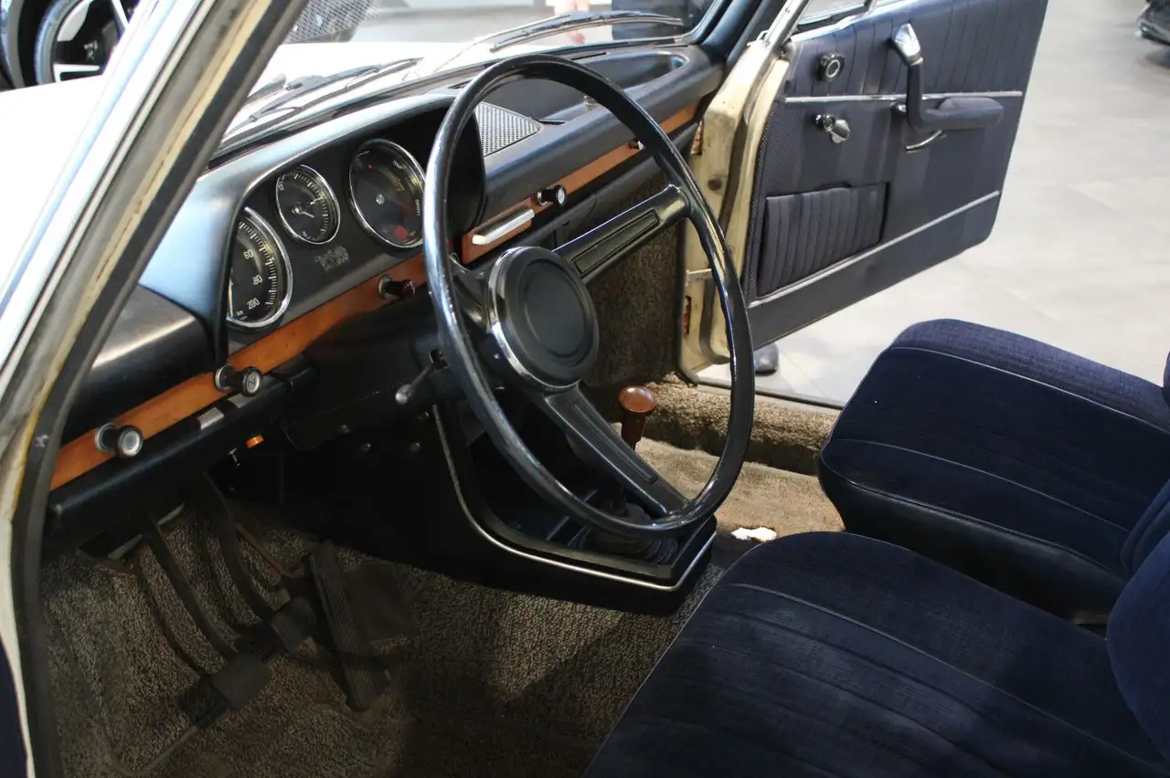 BMW 2000 NEW CLASS * O-LACK * NUR.138000KM & 2.HAND!, foto 2