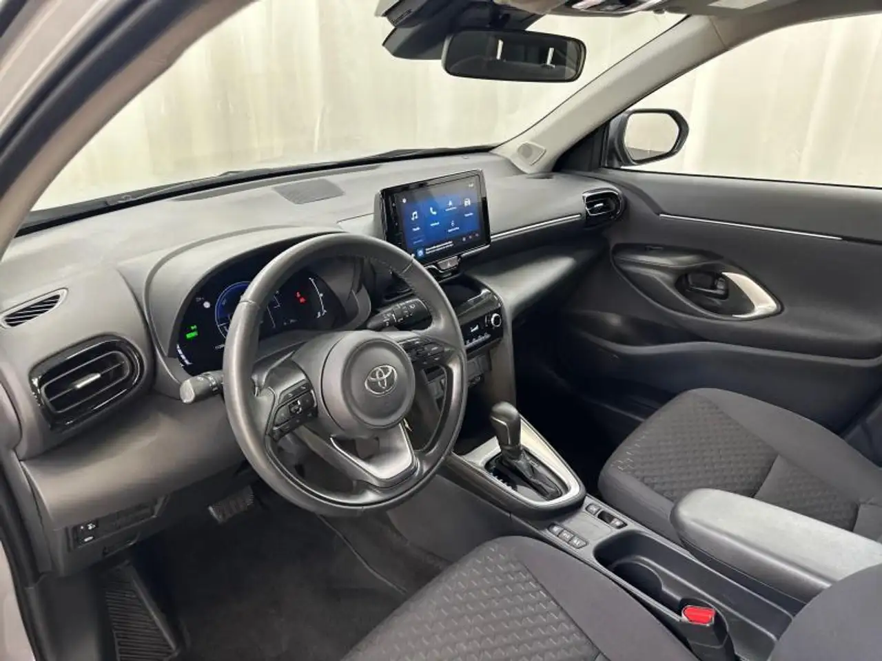 Toyota Yaris Cross 116hp HEV Dynamic carplay camera, миниатюра 18
