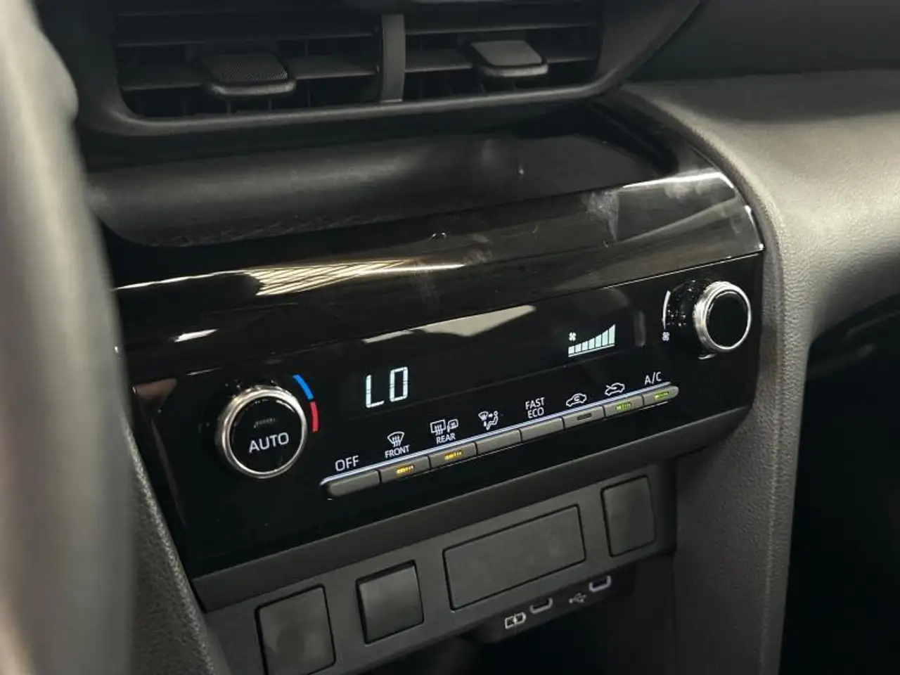 Toyota Yaris Cross 116hp HEV Dynamic carplay camera, миниатюра 24