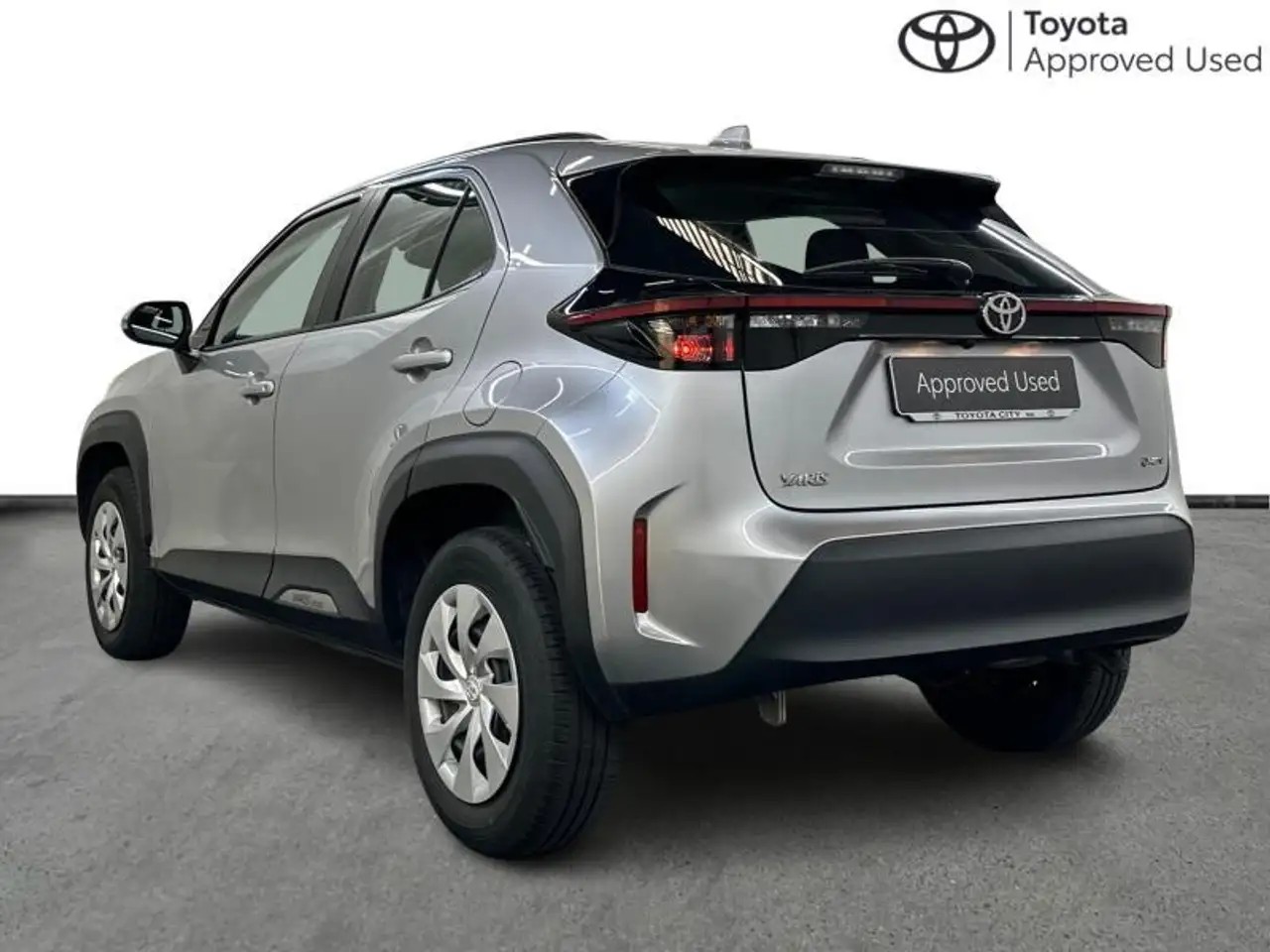 Toyota Yaris Cross 116hp HEV Dynamic carplay camera, миниатюра 2
