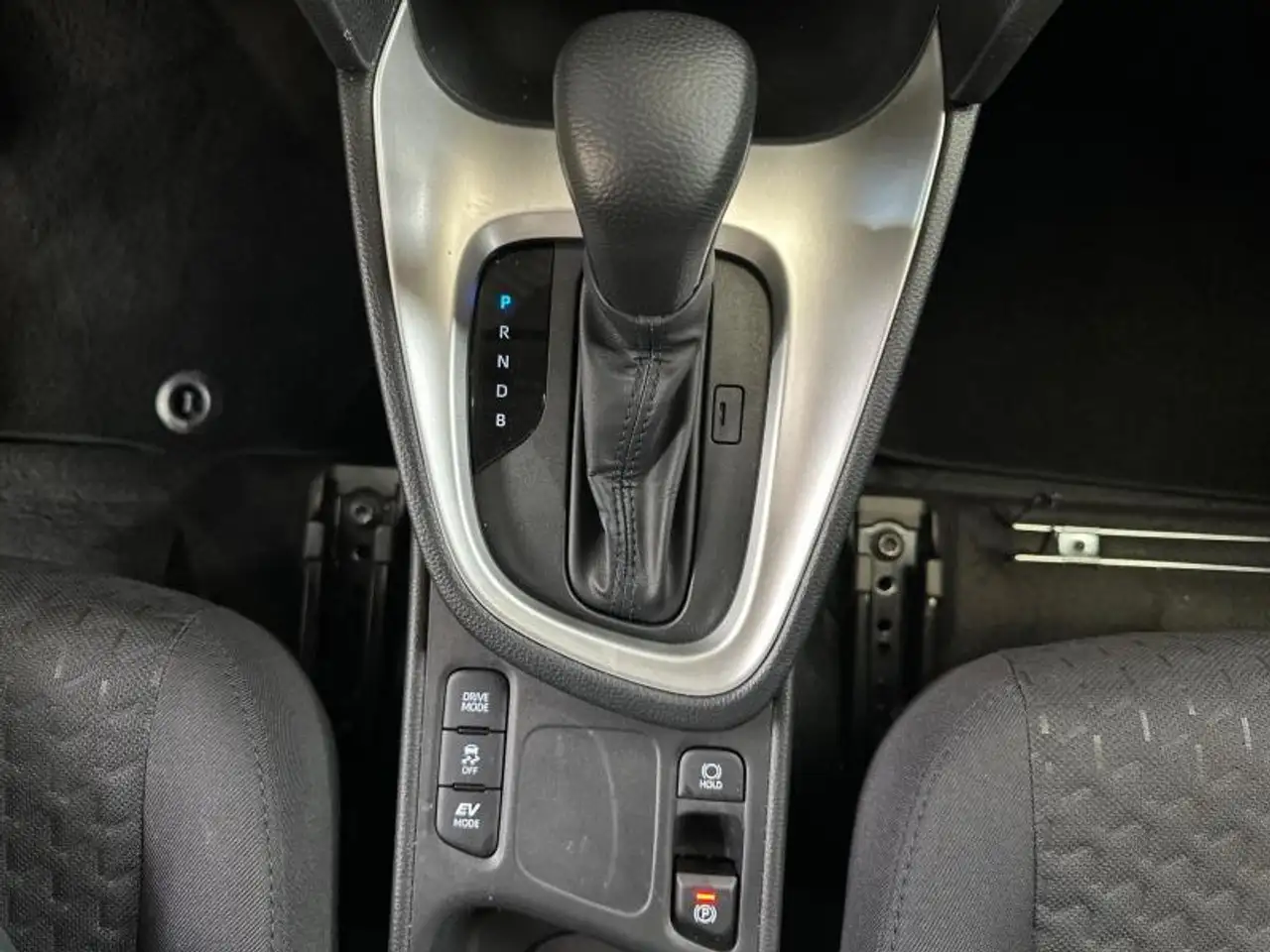 Toyota Yaris Cross 116hp HEV Dynamic carplay camera, миниатюра 25