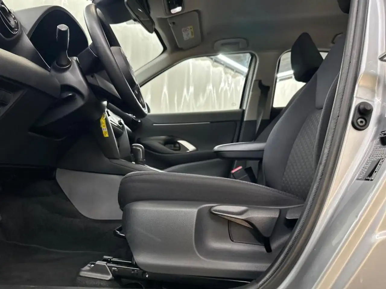 Toyota Yaris Cross 116hp HEV Dynamic carplay camera, миниатюра 17