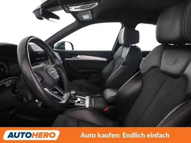 Audi Q5 view 11