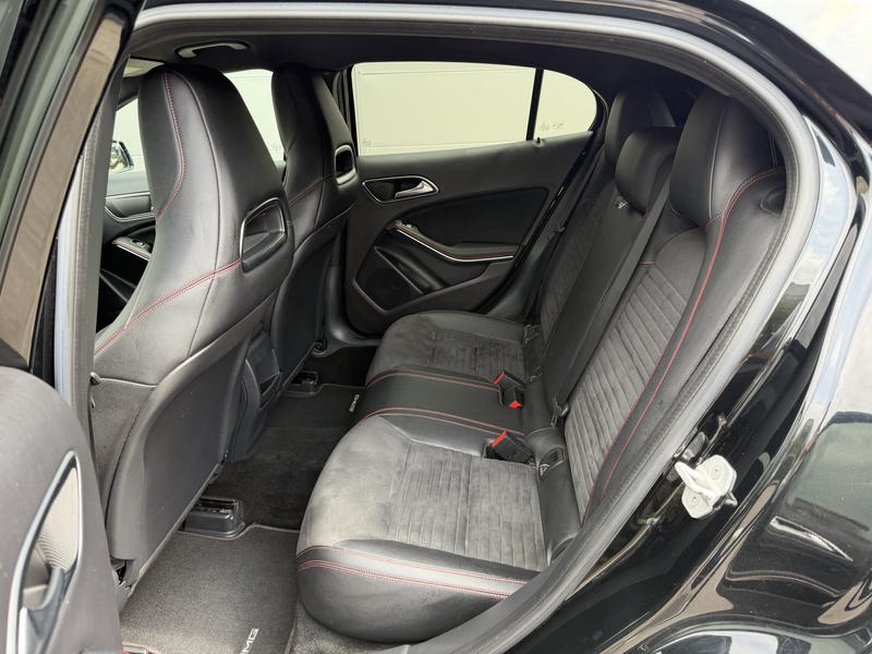Mercedes-Benz GLA 200 GLA 200 *** PACK AMG *** — photo 9