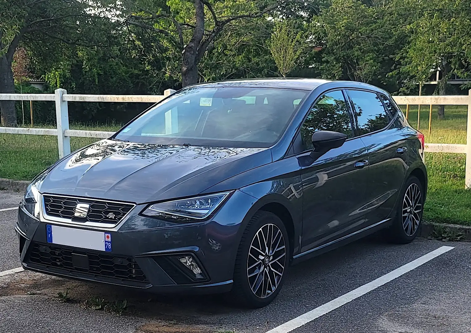 SEAT Ibiza Ibiza 1.0 EcoTSI 115 ch S/S BVM6 FR Gris - 2
